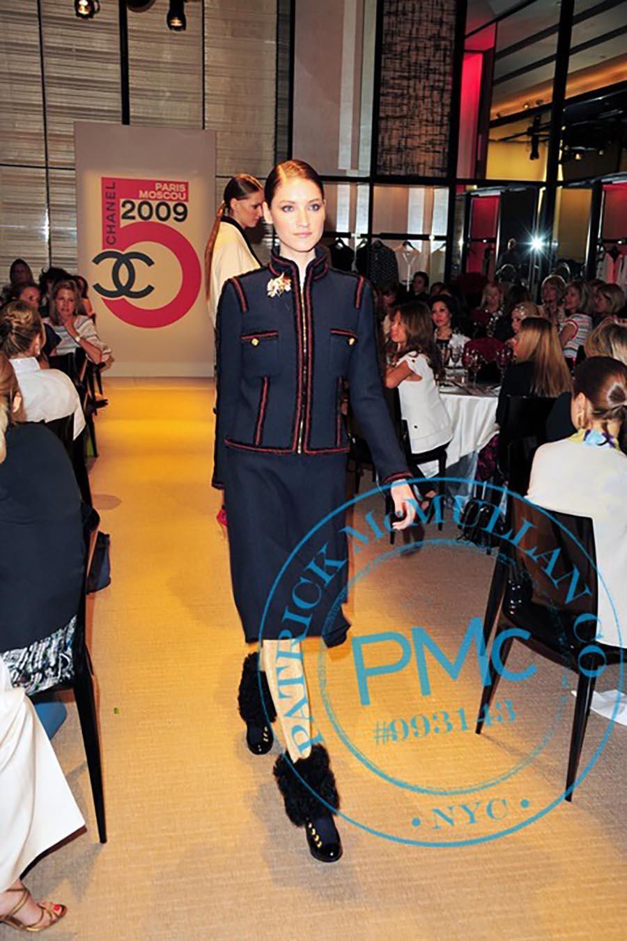 CHANEL Extremely Rare CC Eagle Buttons Black Tweed Jacket 40 FR For Sale 4