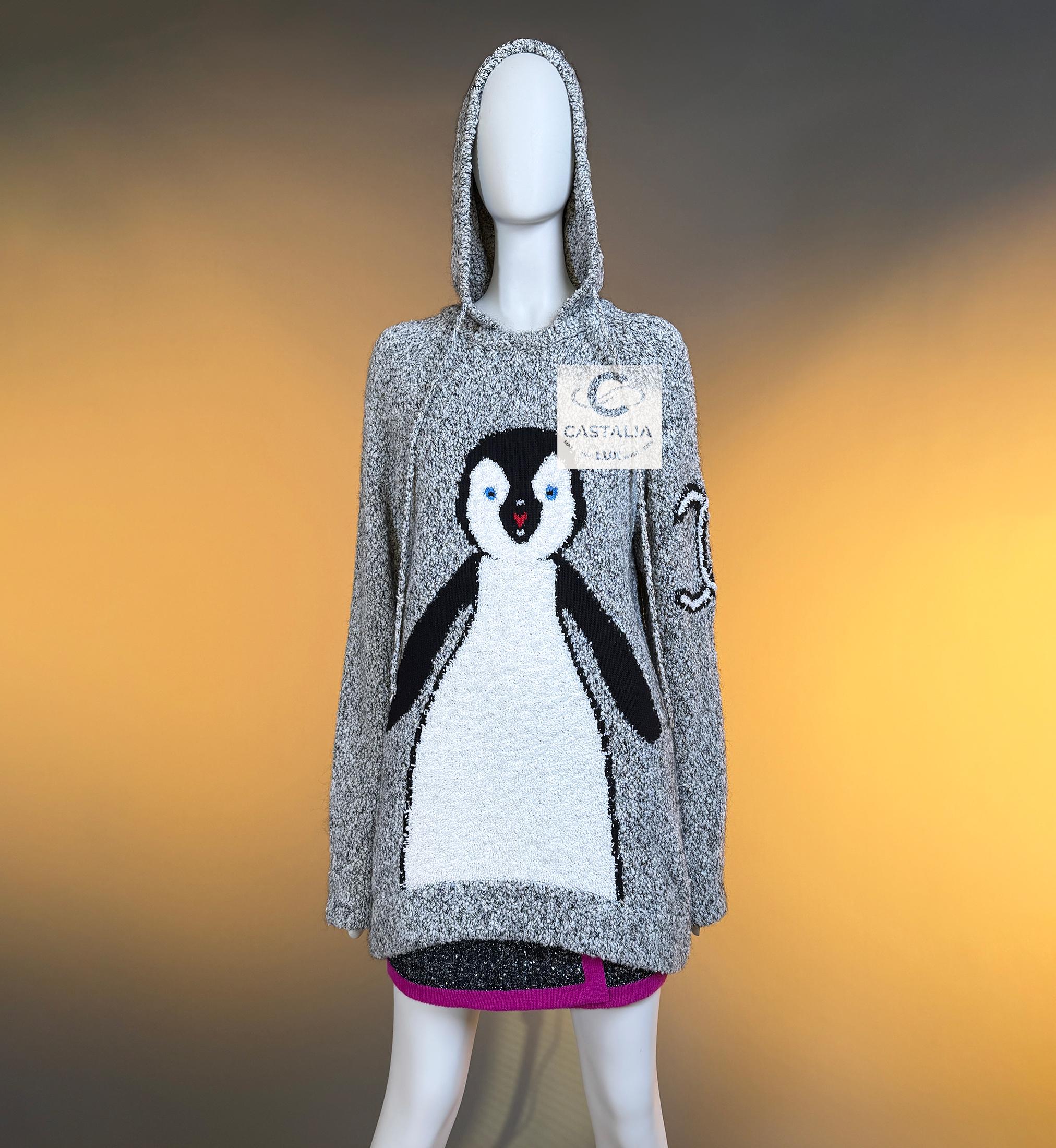 CHANEL Extrem seltener CC Logo Pinguin Boucle Hoodie im Angebot 5