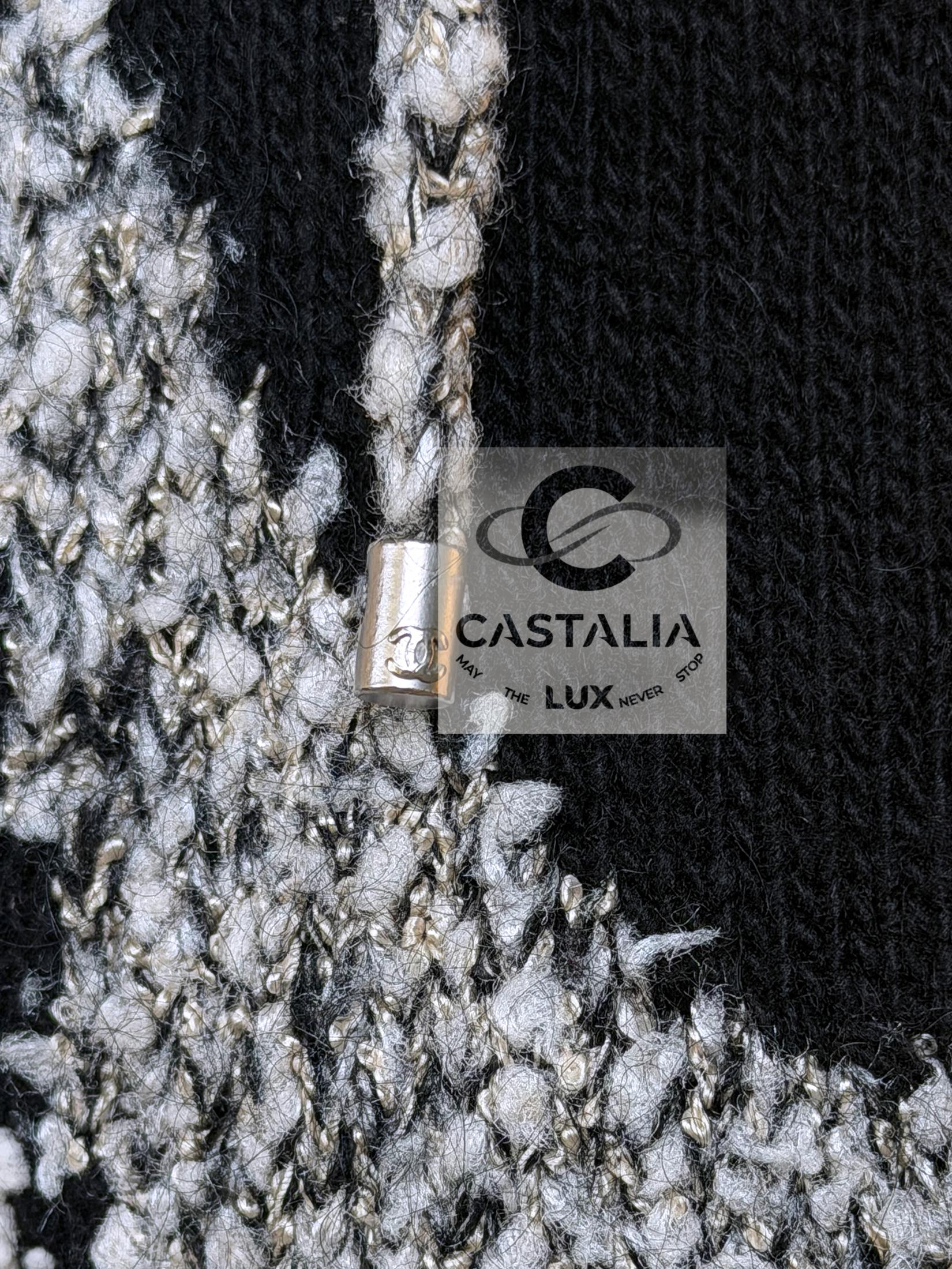 CHANEL Extrem seltener CC Logo Pinguin Boucle Hoodie im Angebot 11