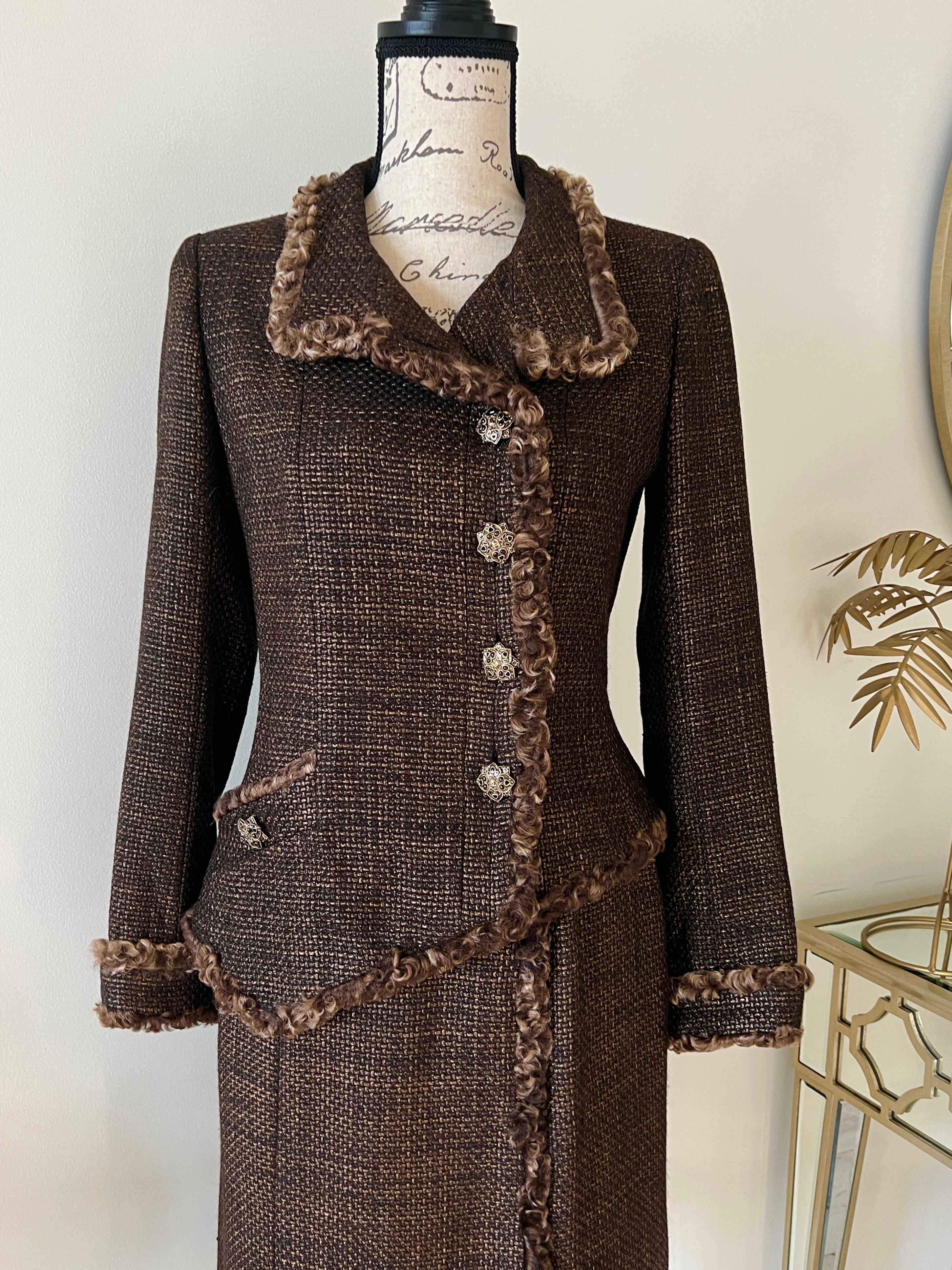 Chanel Extremely Rare Jewel Buttons Tweed Suit In New Condition For Sale In Dubai, AE