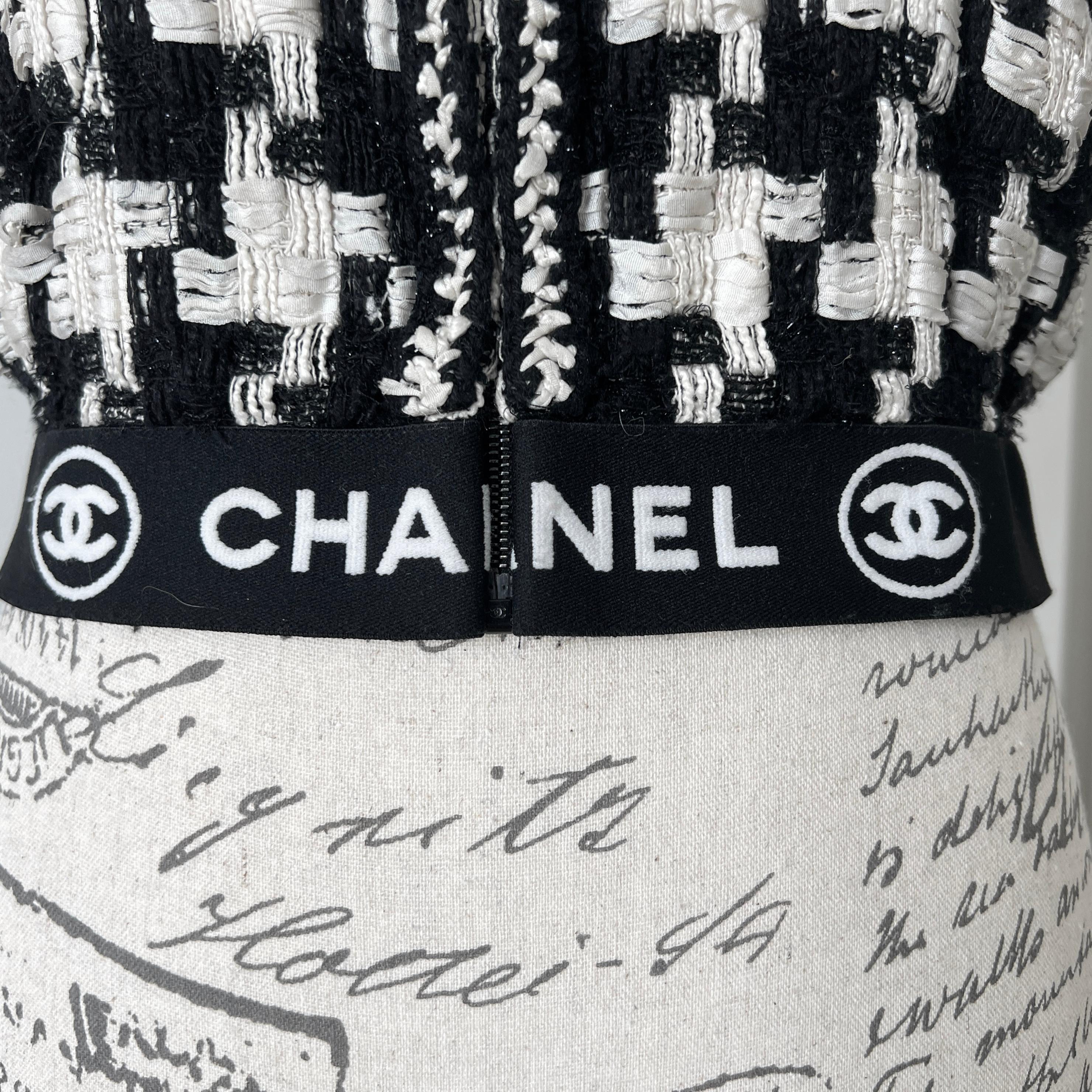 Chanel Extremely Rare Logo Band Ribbon Tweed Jacket For Sale 2