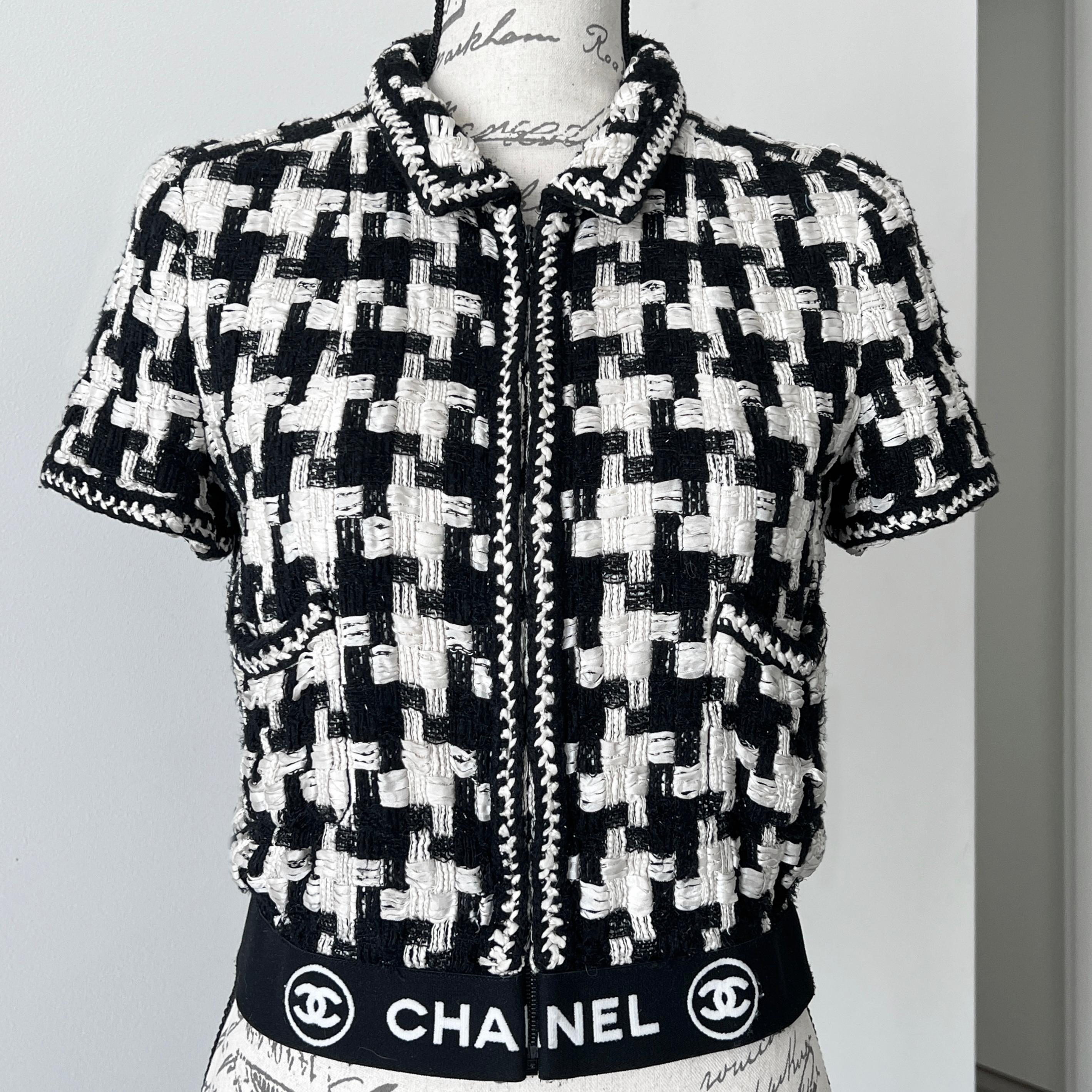 Chanel Extremely Rare Logo Band Ribbon Tweed Jacket For Sale 4