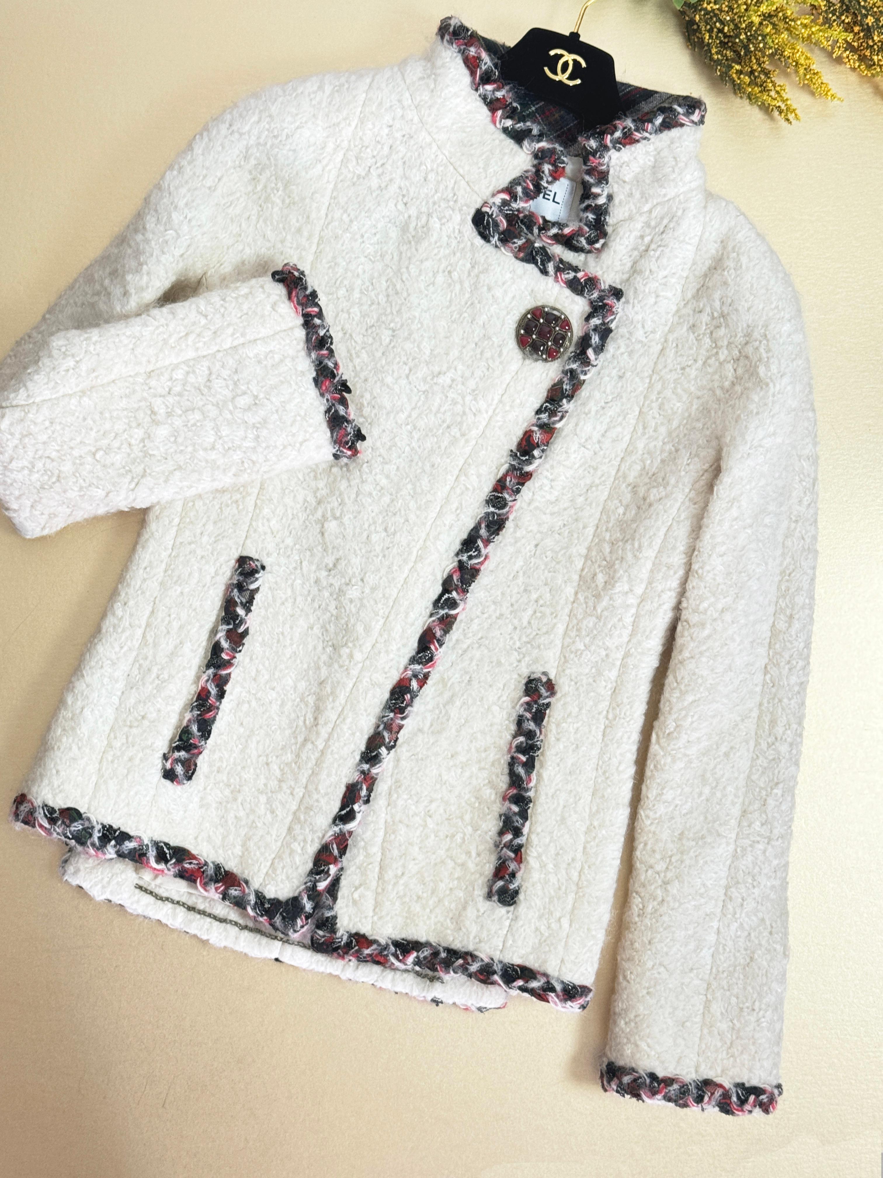 Chanel Extrem seltene Laufsteg-Tweedjacke aus flauschigem Tweed 3