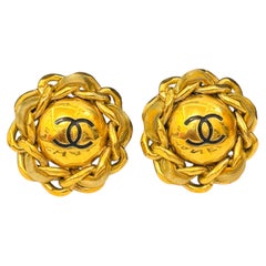 Chanel F/W 1991 Hip Hop collection Gold clip on earrings Linda Evangelista