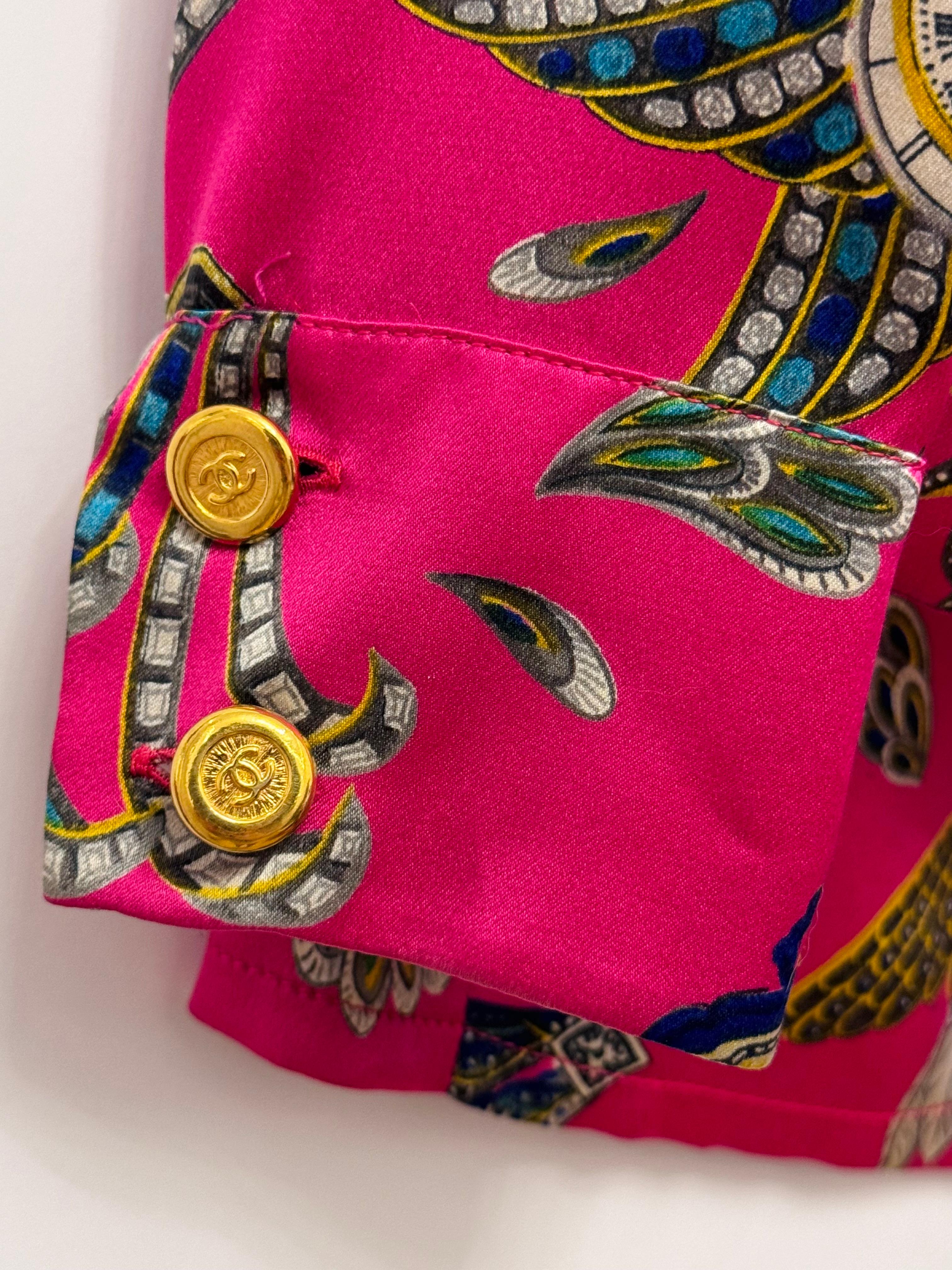 Chanel F/W 1991 Hip-Hop-Kollektion Laufstegbluse aus rosa Seide von Karl Lagerfeld im Zustand „Hervorragend“ im Angebot in PARIS, FR