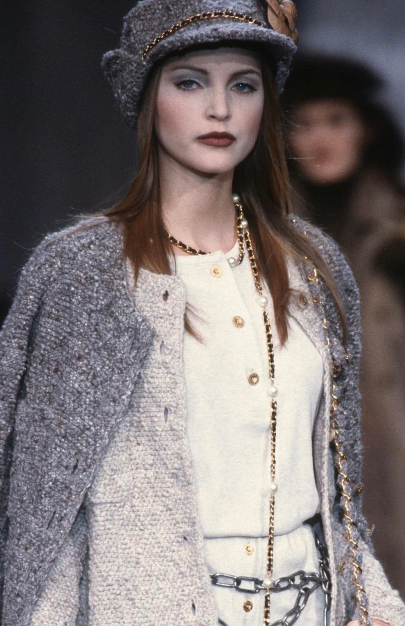 Chanel F/W 1993 runway grey cotton sweatshirt For Sale 7