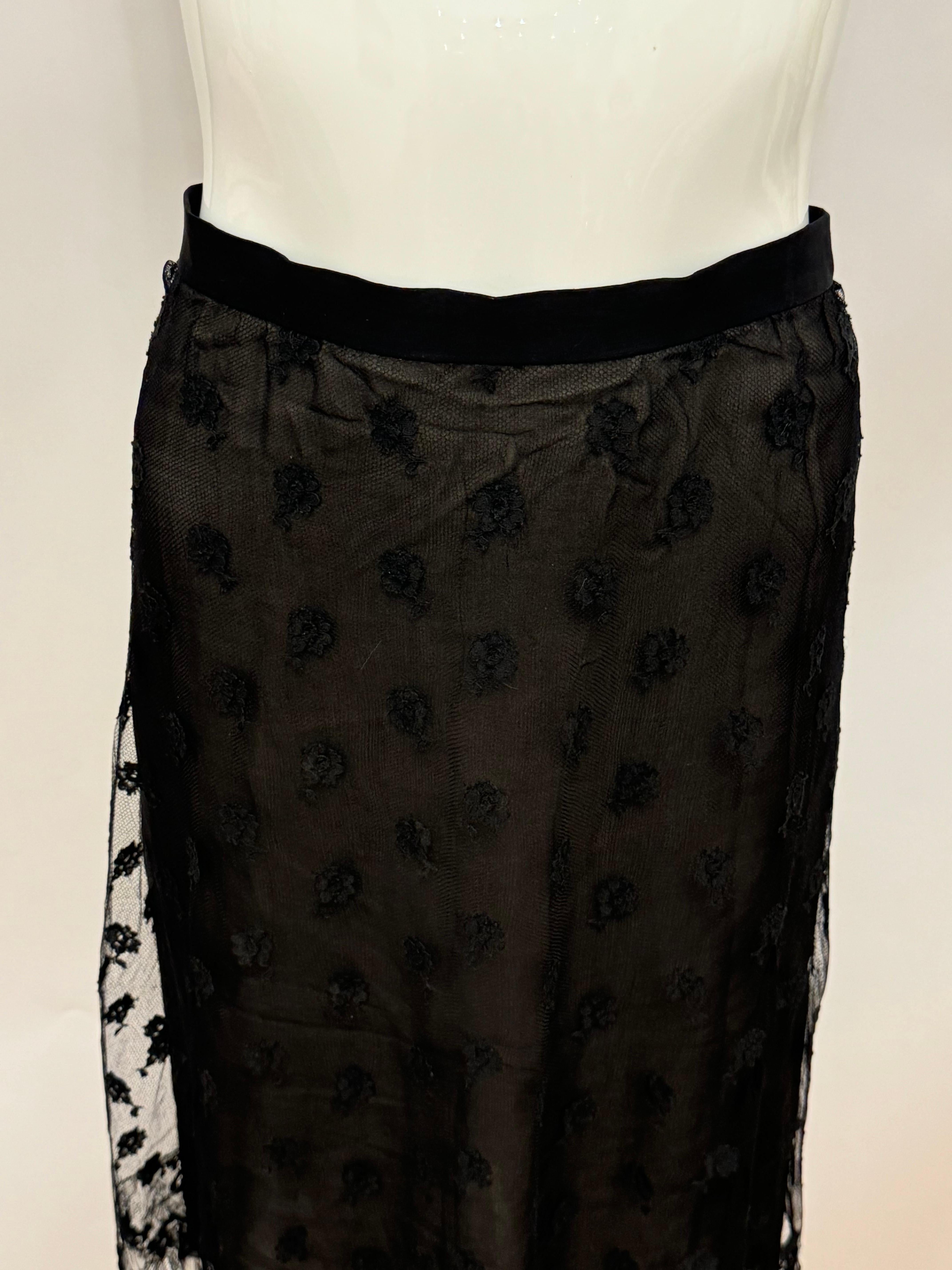 Chanel F/W 1995 par Karl Lagerfeld Lesage jupe de défilé en dentelle noire en vente 5