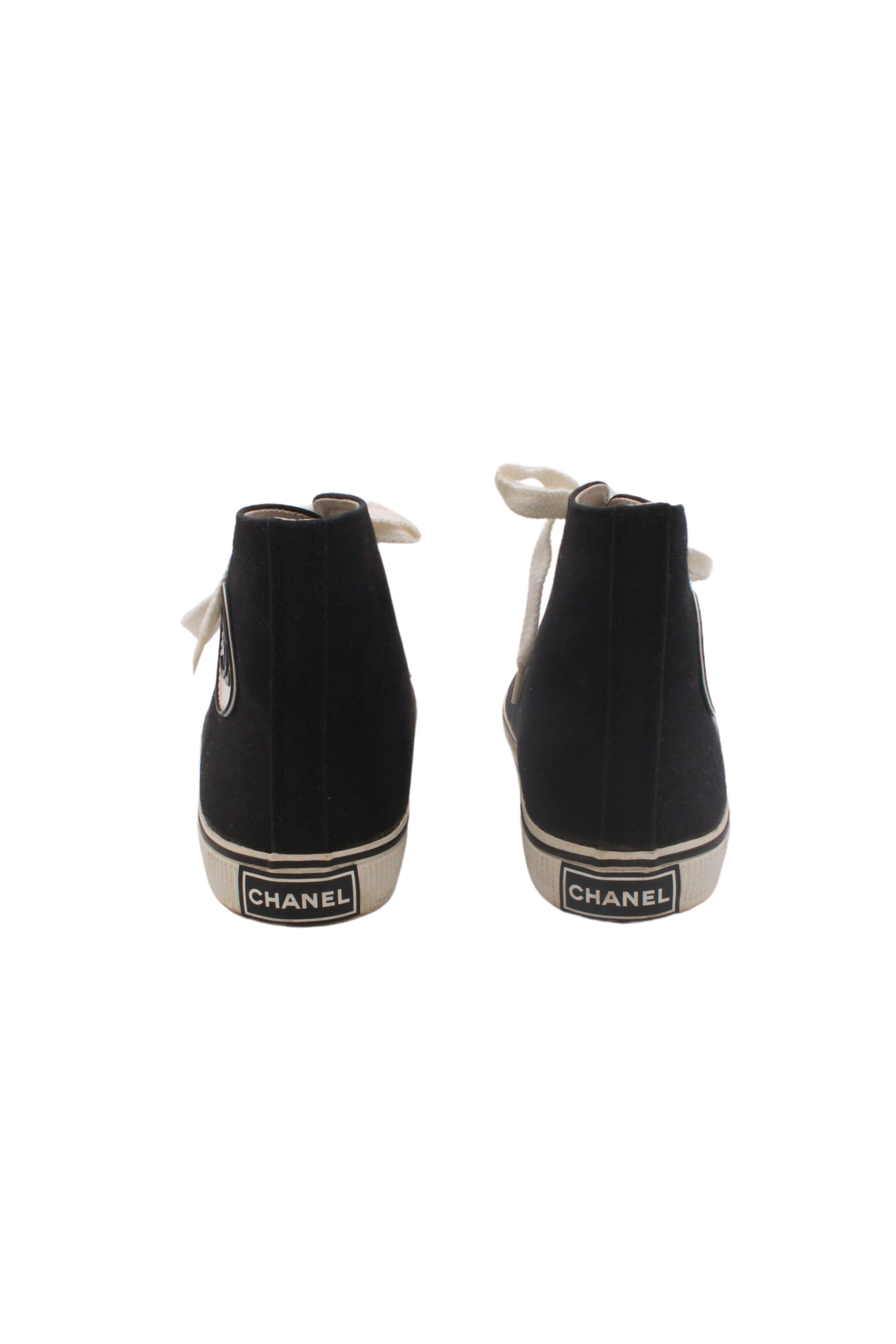 Noir Chanel F/W 1995 CC Logo Canvas Basketball Sneakers en vente