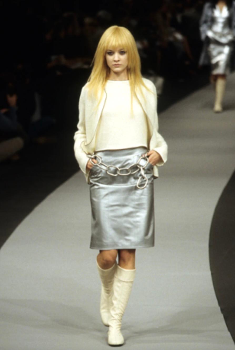 Pantaloni Chanel A/I 1999 in pelle d'agnello metallizzata argento di Karl Lagerfeld 11