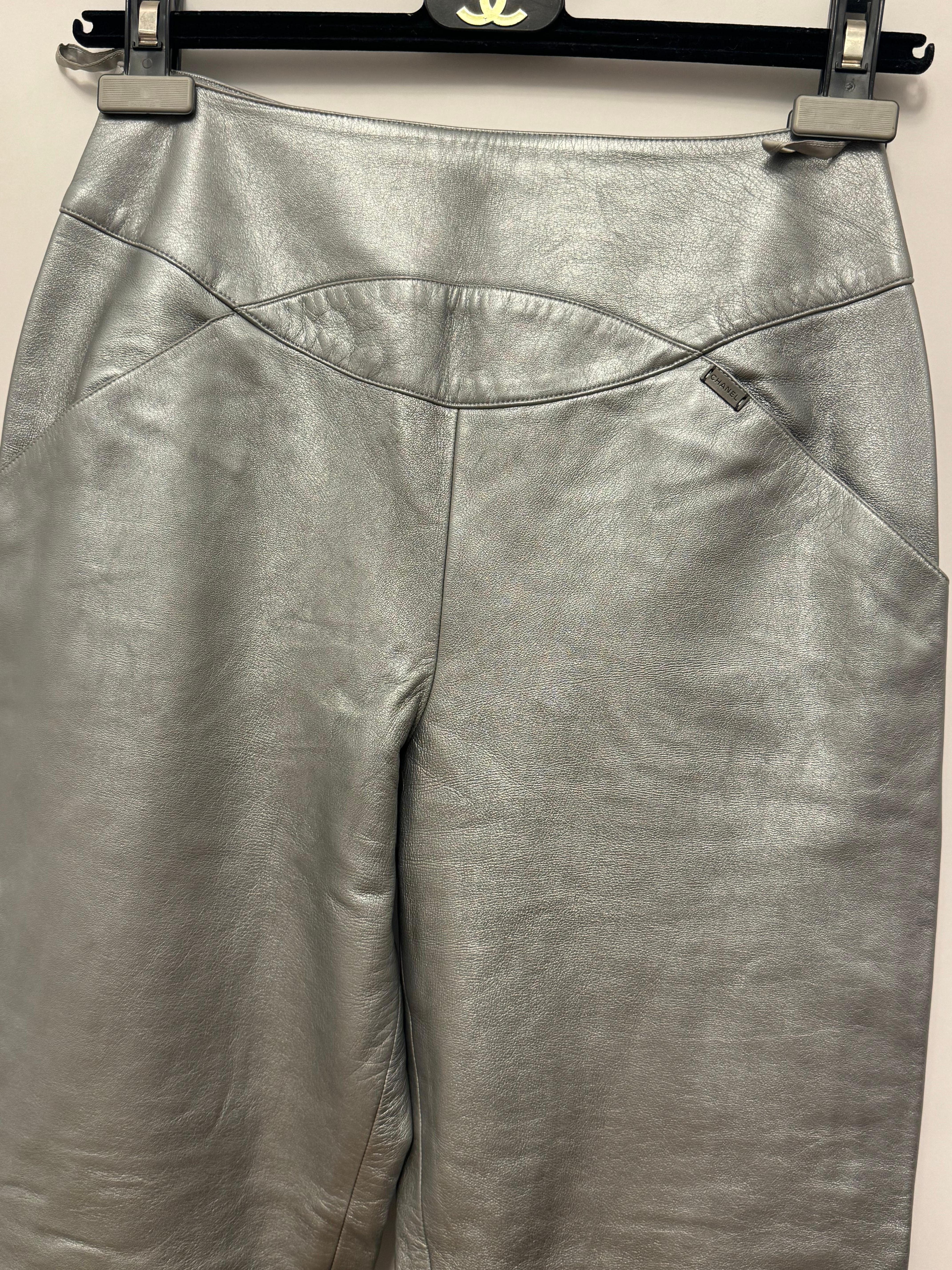 Argento Pantaloni Chanel A/I 1999 in pelle d'agnello metallizzata argento di Karl Lagerfeld