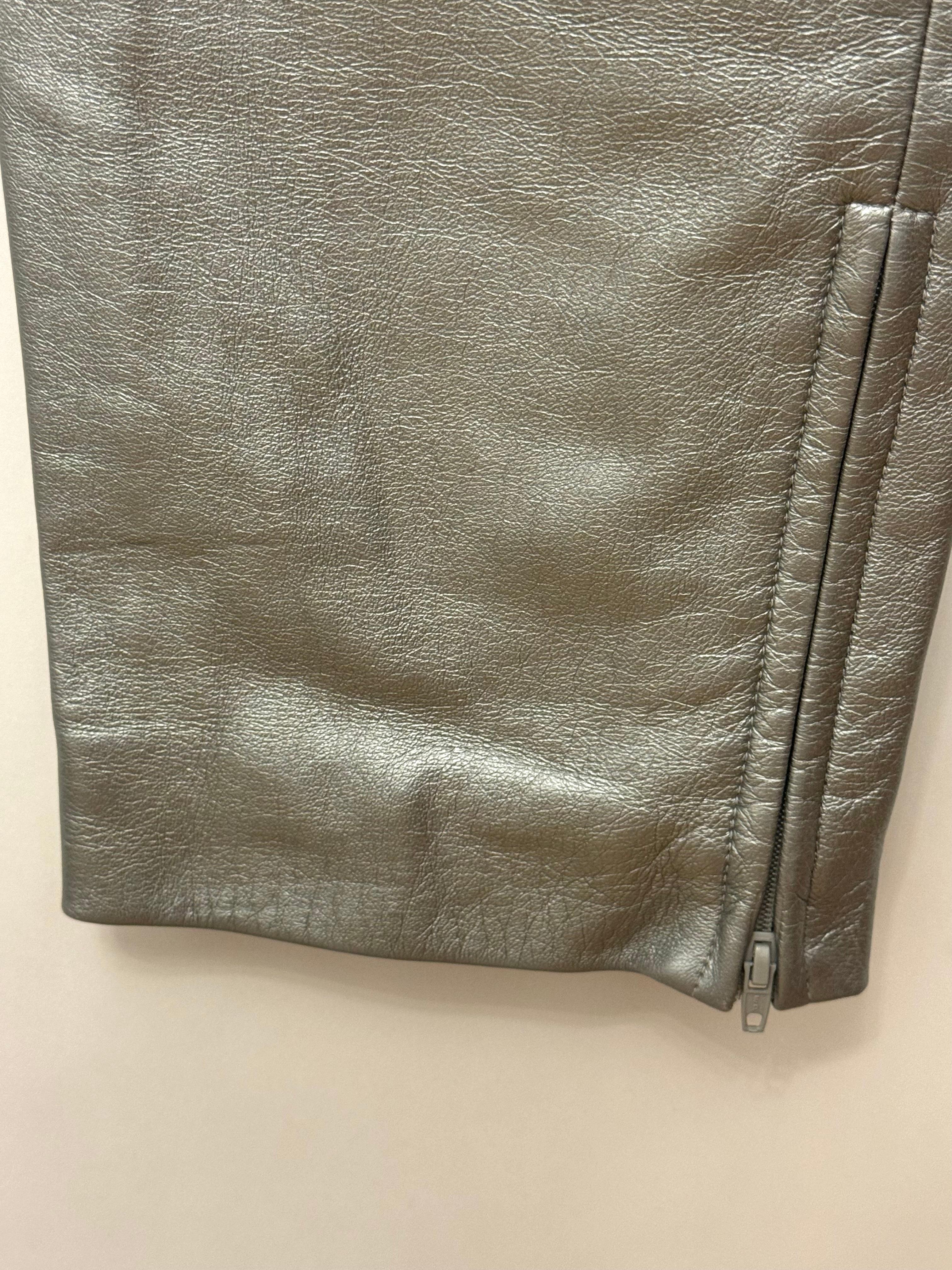 Pantaloni Chanel A/I 1999 in pelle d'agnello metallizzata argento di Karl Lagerfeld 1