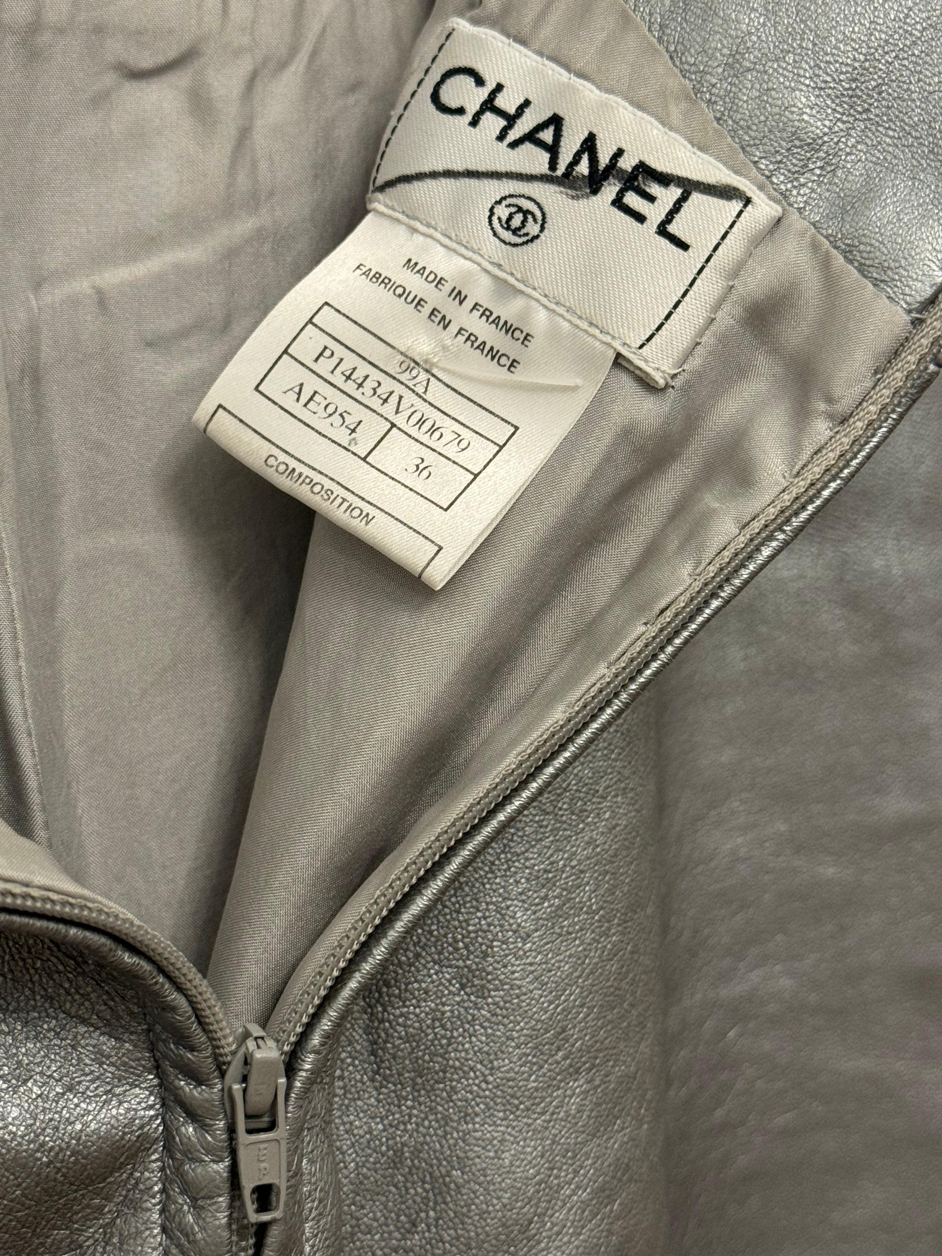 Pantaloni Chanel A/I 1999 in pelle d'agnello metallizzata argento di Karl Lagerfeld 2