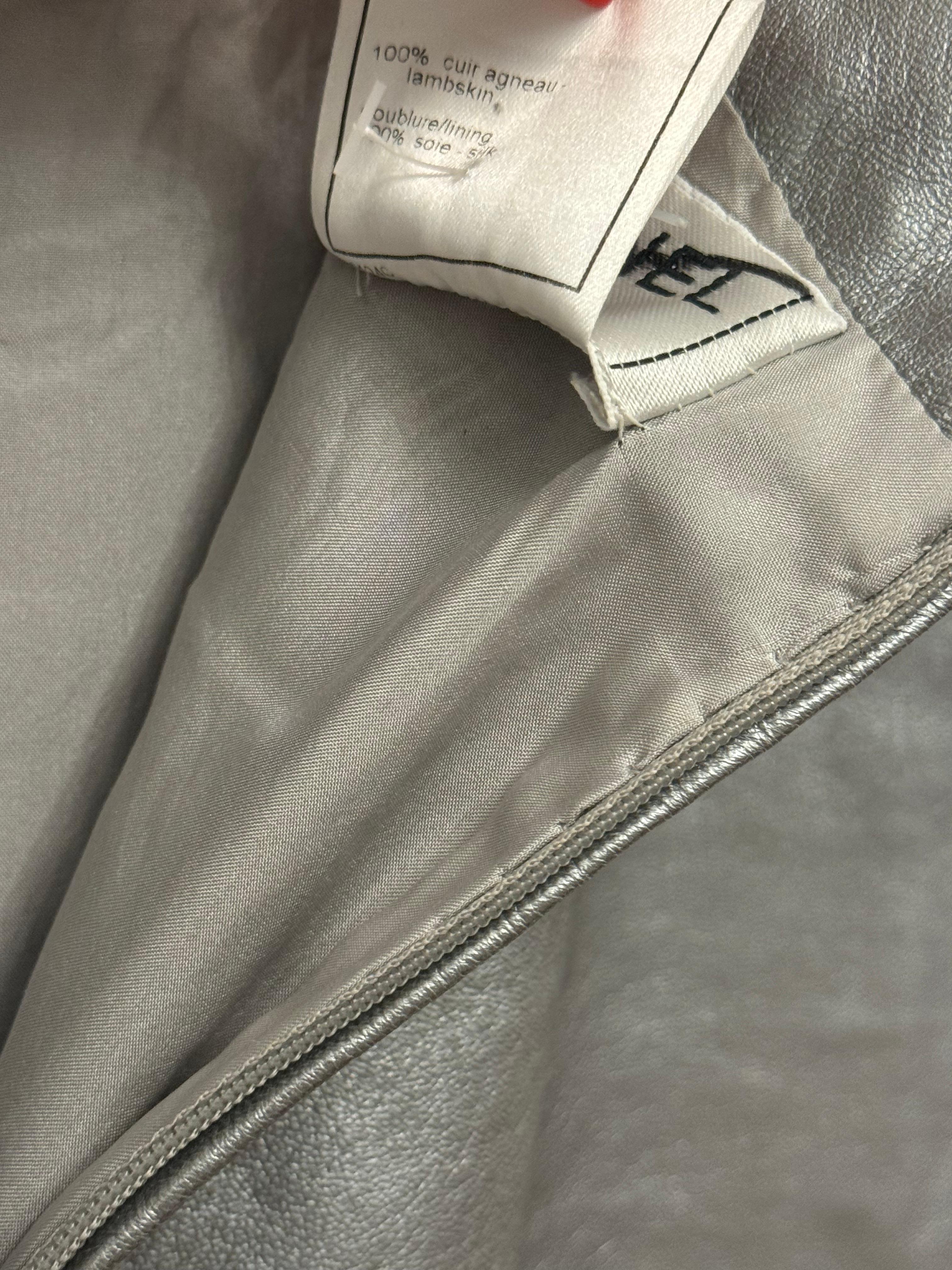 Pantaloni Chanel A/I 1999 in pelle d'agnello metallizzata argento di Karl Lagerfeld 3