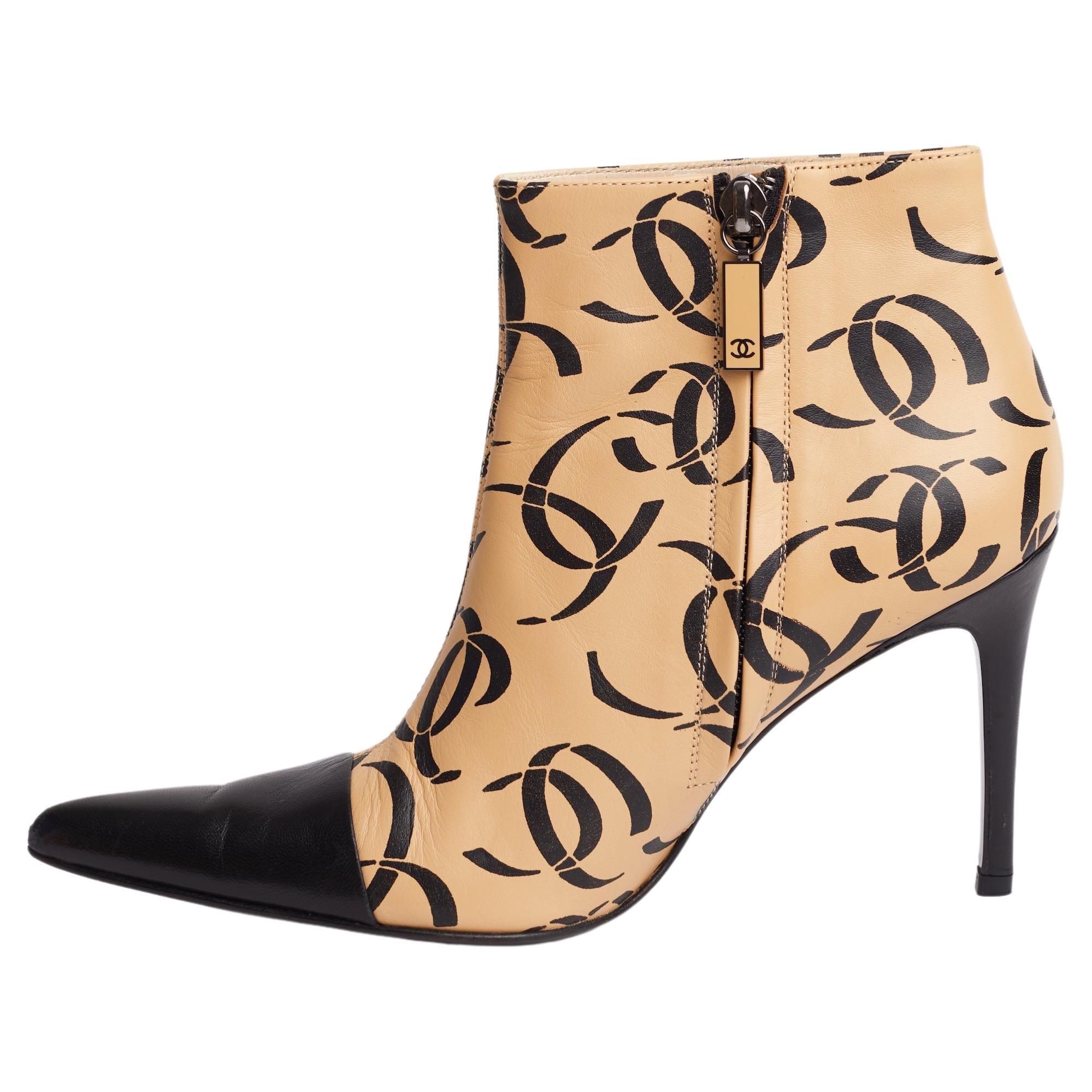 Chanel F/W 2000 runway CC logo lambskin leather ankle boots