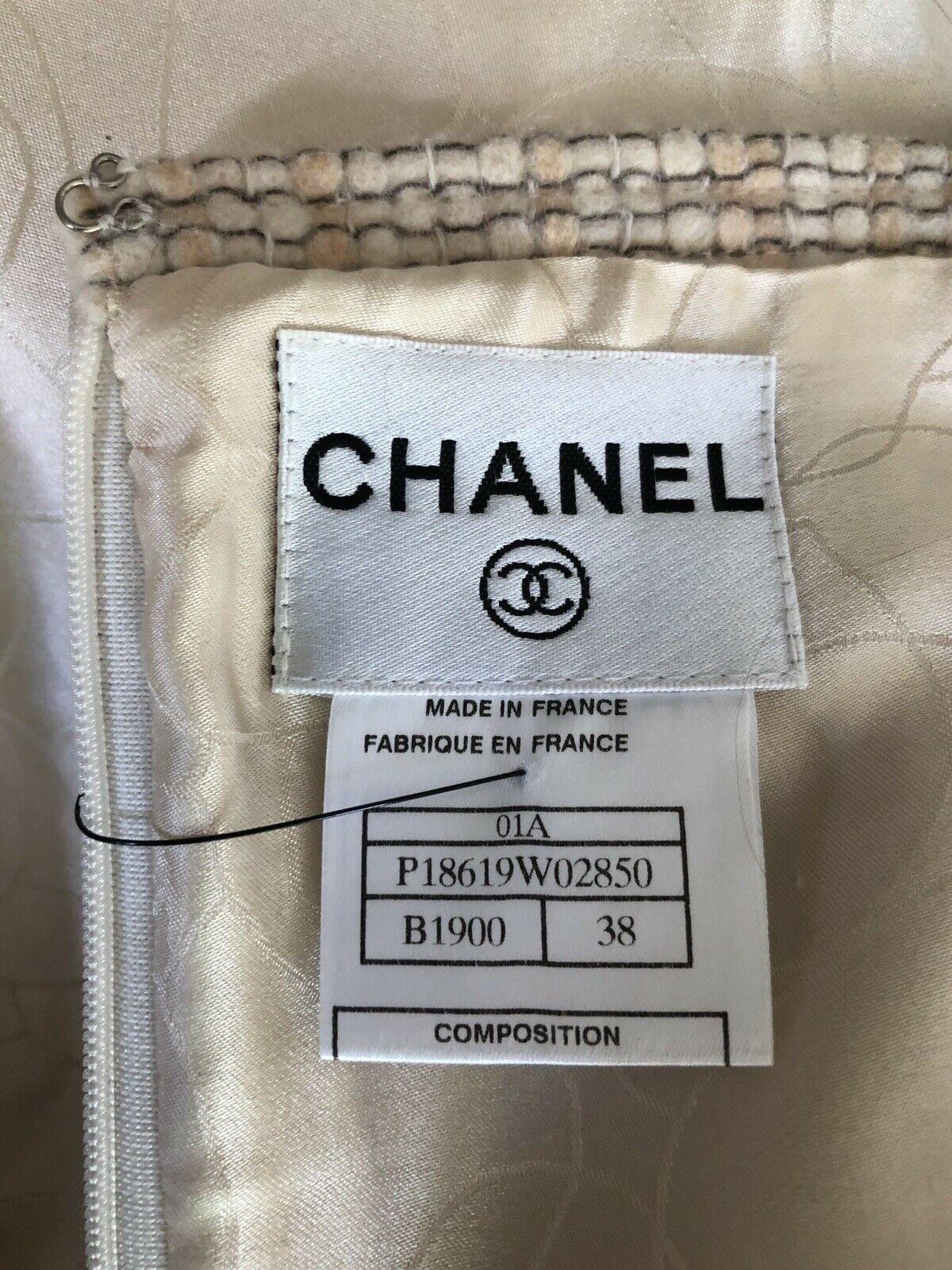 Chanel F/W 2001 Laufsteg Kleid aus Tweed mit Paillettenverzierung Damen im Angebot