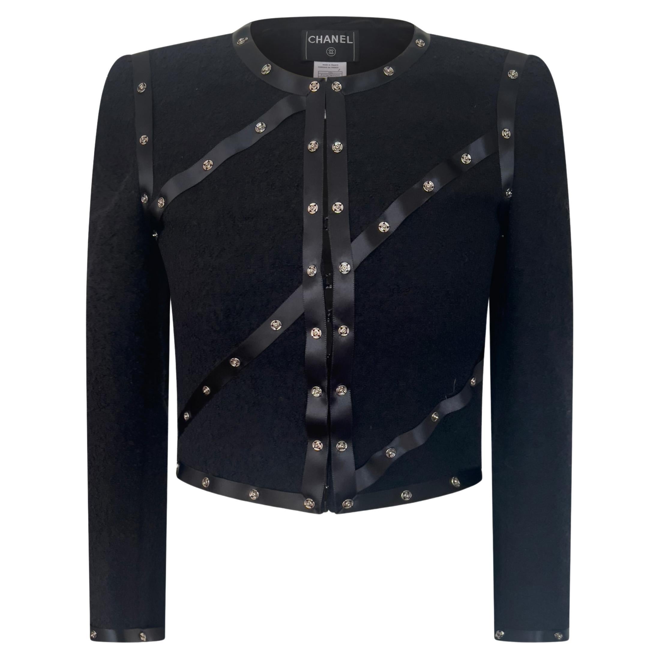 Chanel F/W 2003 Veste en laine noire avec boutons-pression en vente