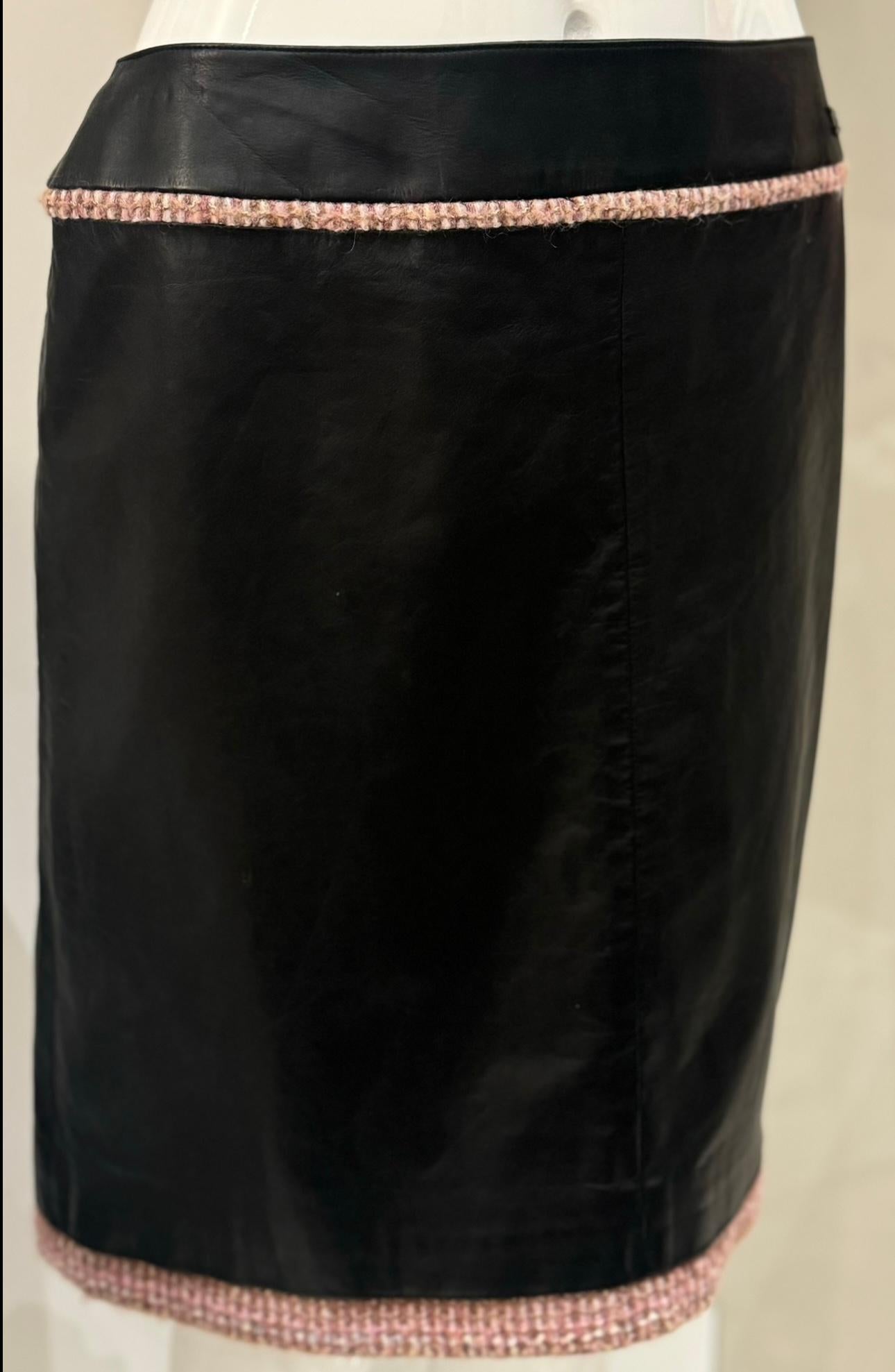 Chanel F/W 2003 Rock aus Kalbsleder und Tweed im Zustand „Gut“ im Angebot in PARIS, FR
