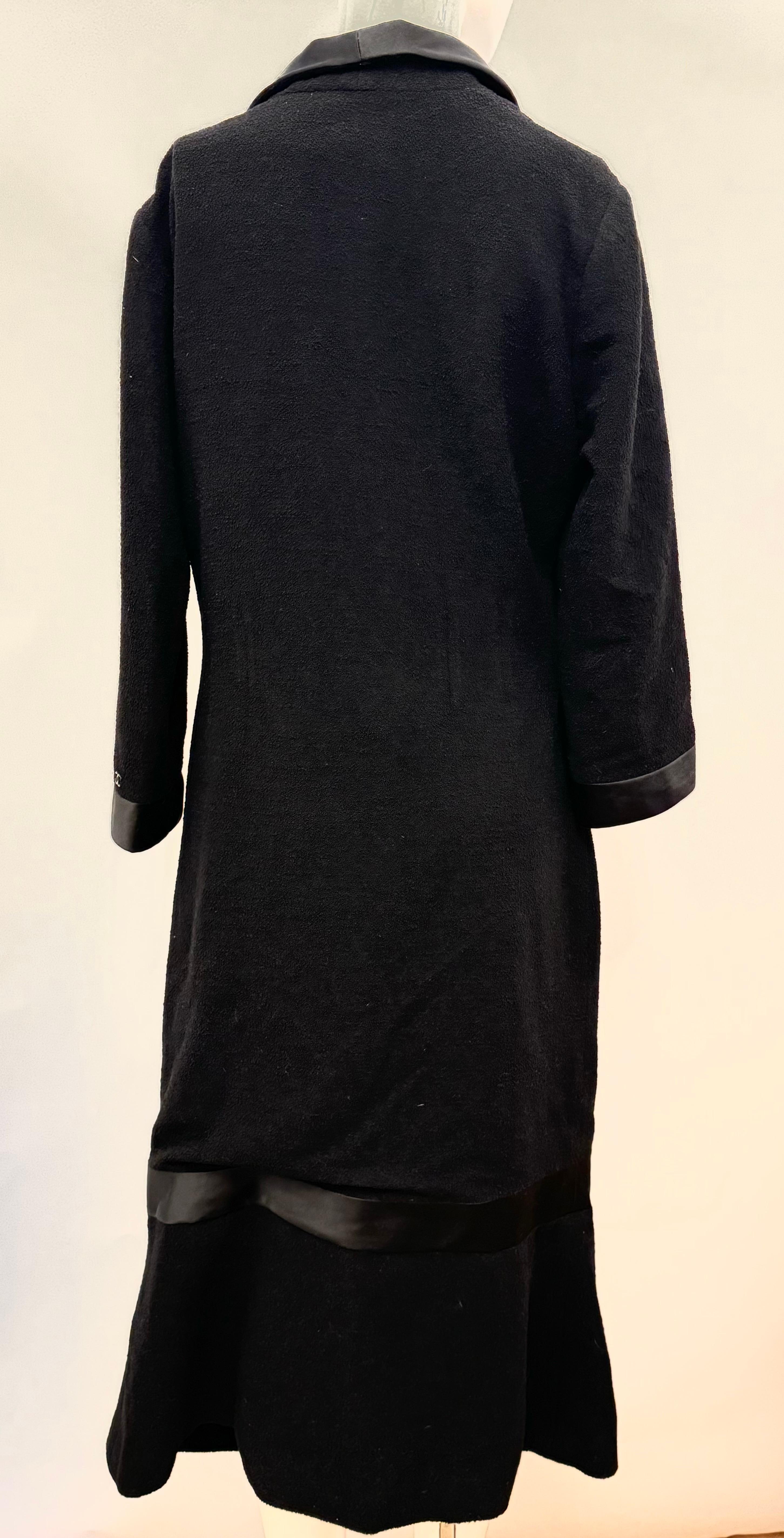 Robe longue fumante noire Chanel F/W 2007 by Karl Lagerfeld en vente 9