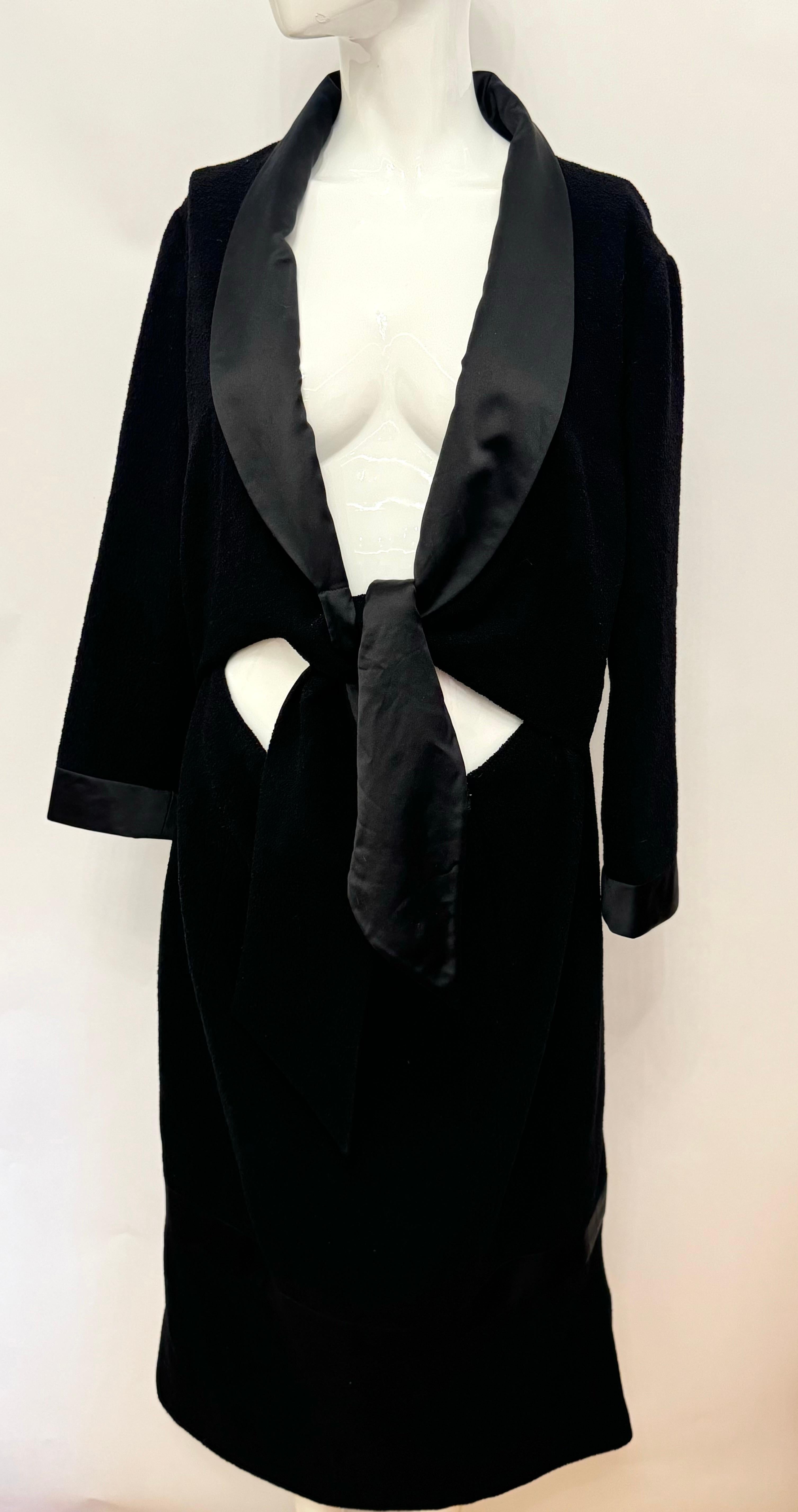 Robe longue fumante noire Chanel F/W 2007 by Karl Lagerfeld en vente 11