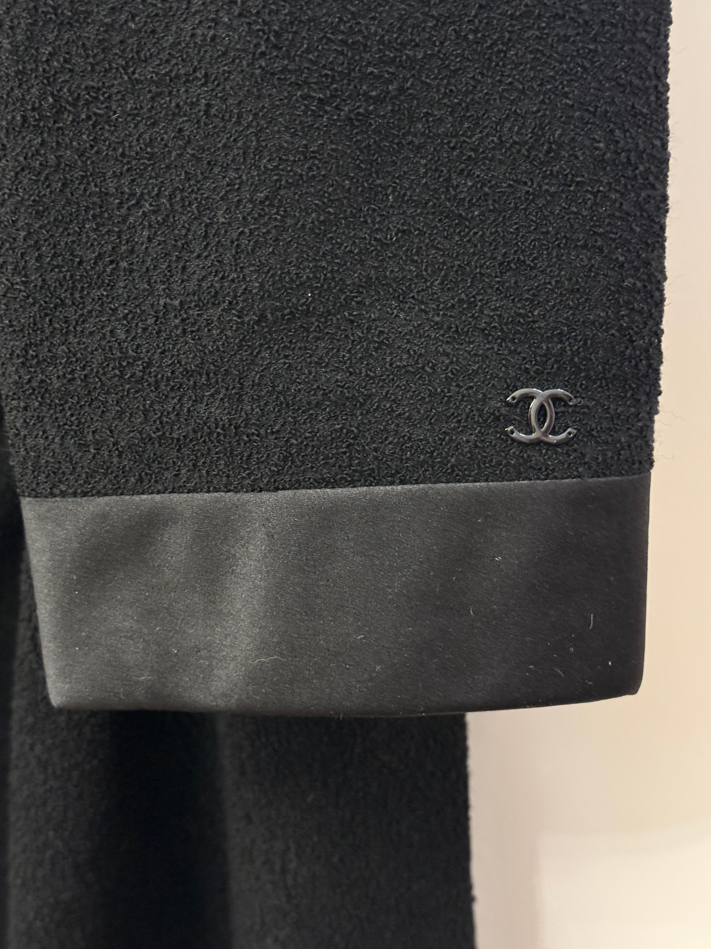 Robe longue fumante noire Chanel F/W 2007 by Karl Lagerfeld Excellent état - En vente à PARIS, FR