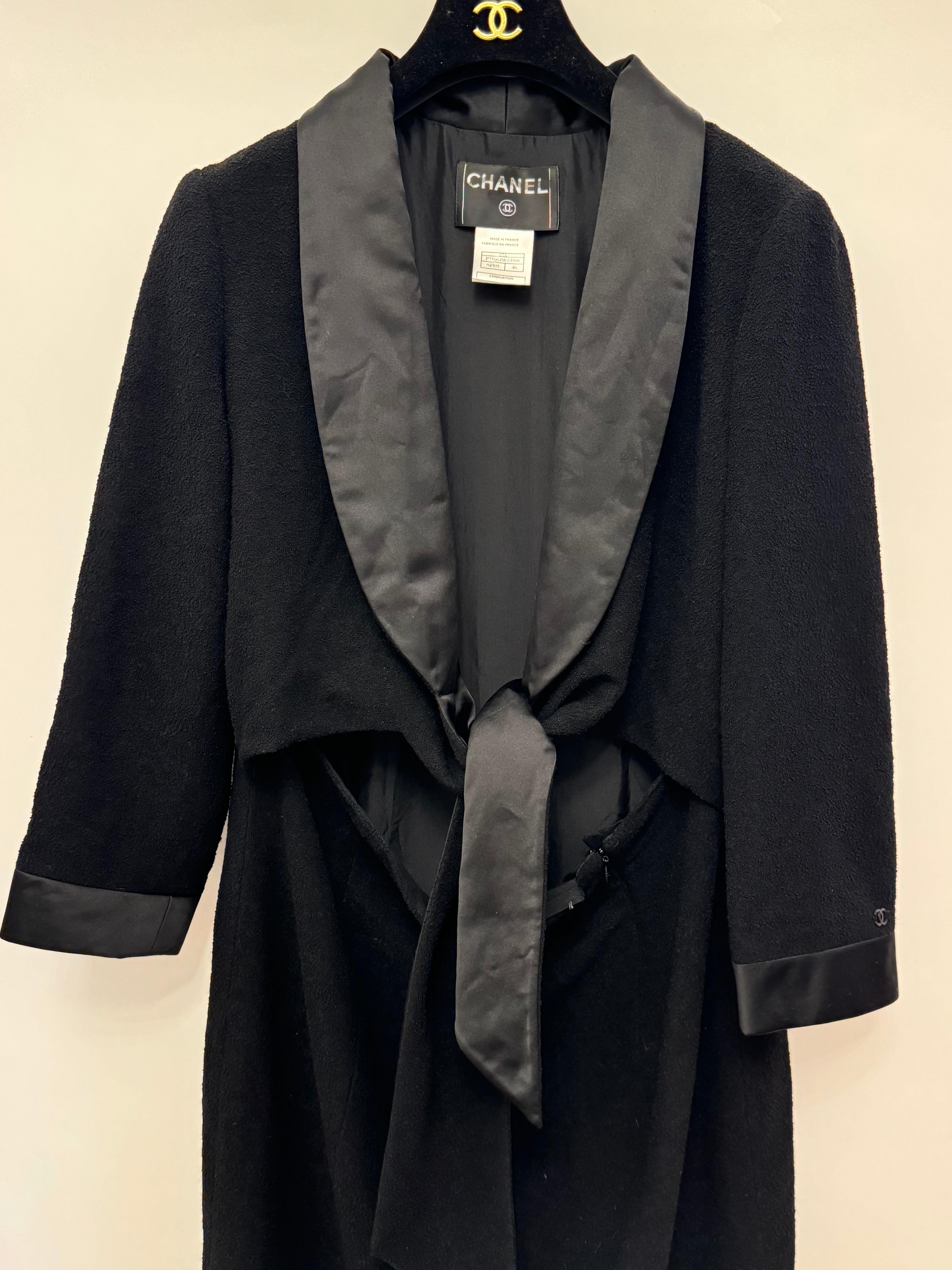 Robe longue fumante noire Chanel F/W 2007 by Karl Lagerfeld Pour femmes en vente