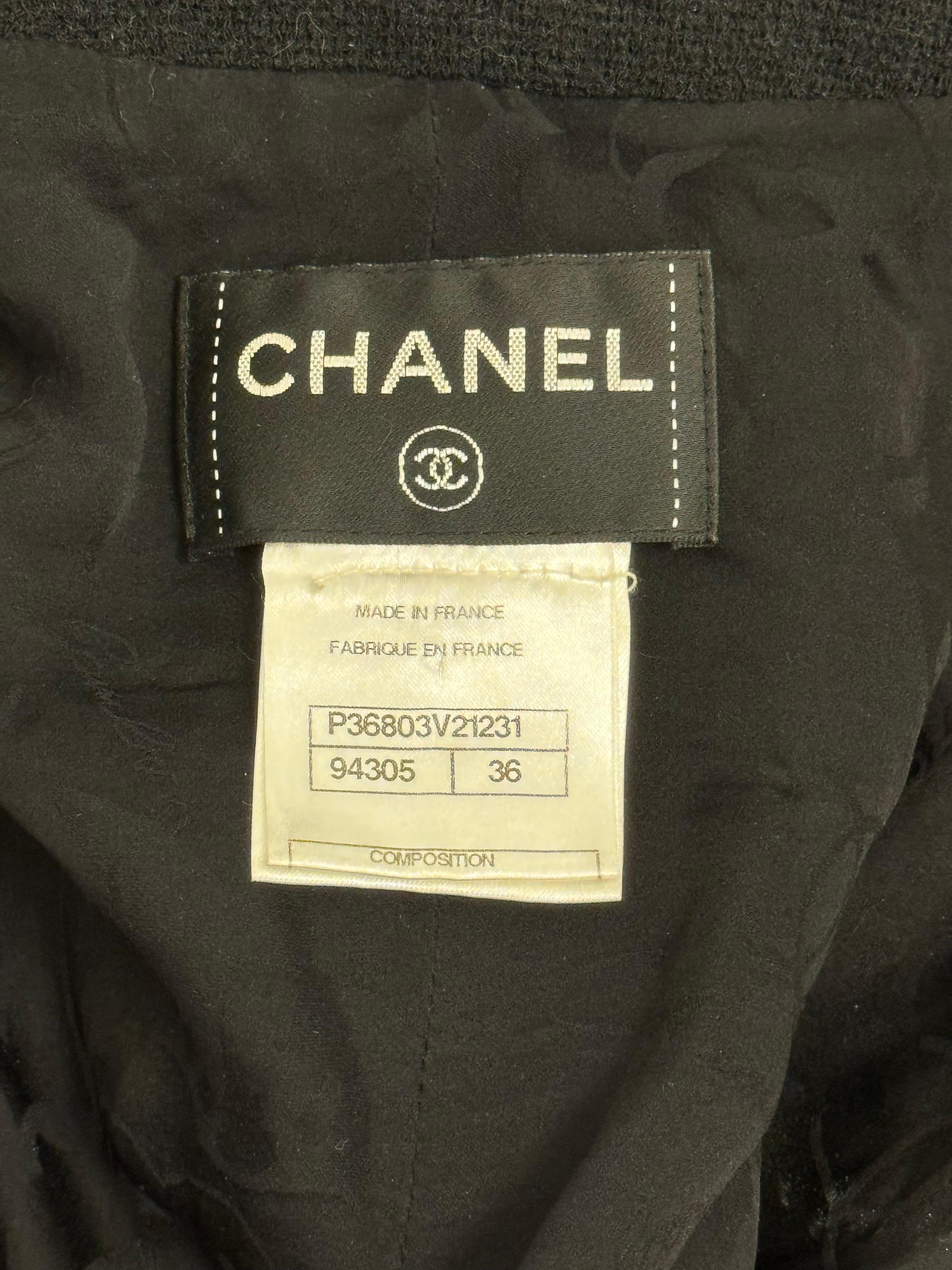 Chanel F/W 2009 by Karl Lagerfeld schwarzes Laufstegkleid mit Gürtel und Drehverschluss im Angebot 10