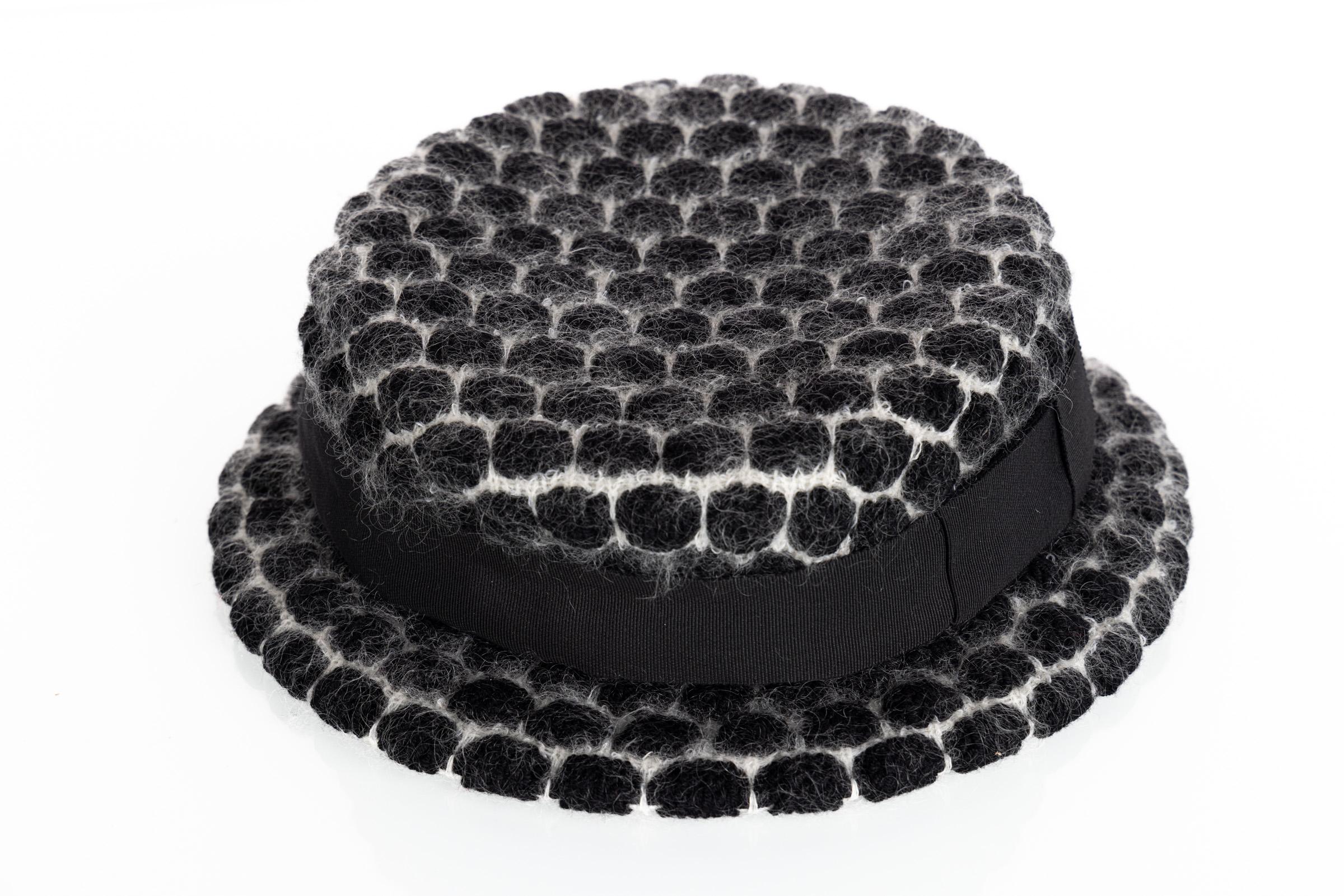 Women's Chanel F/W 2009 Runway Black & White Mohair Bow Hat For Sale