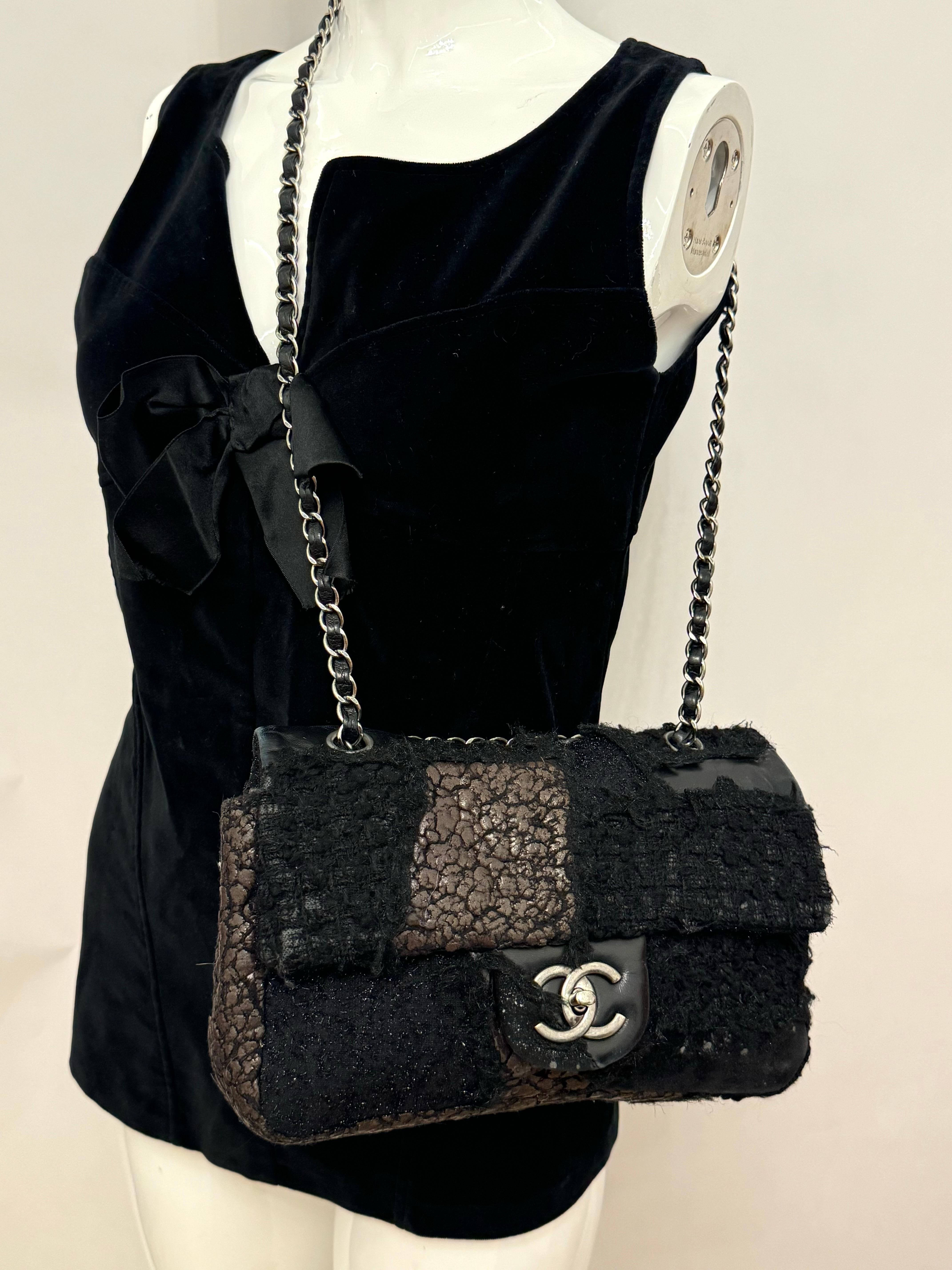 Noir Chanel F/W 2010 - Sac à rabat intemporel en patchwork en vente