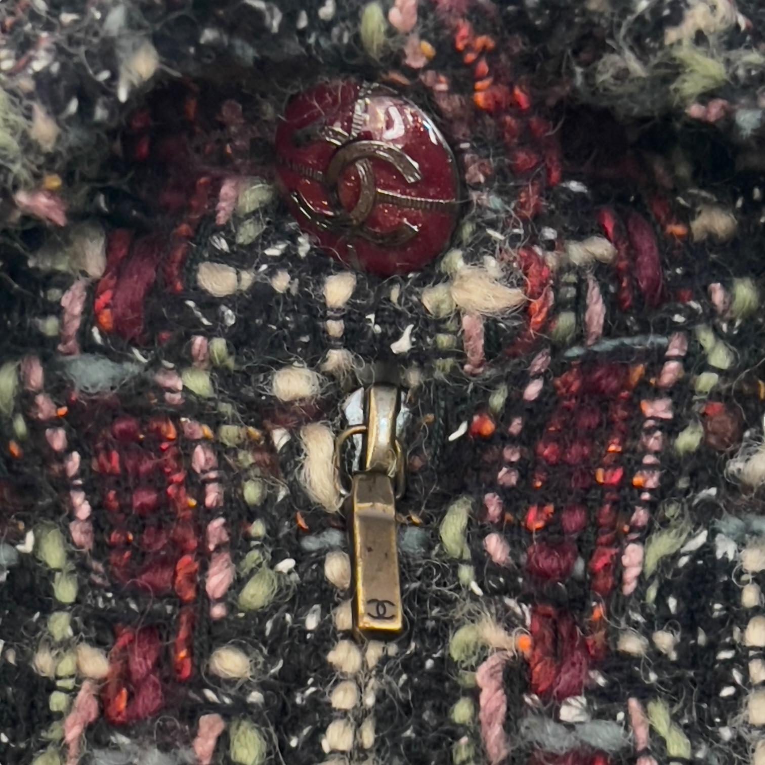 Giacca Chanel A/I 2012 in tweed multicolore In condizioni ottime in vendita a PARIS, FR