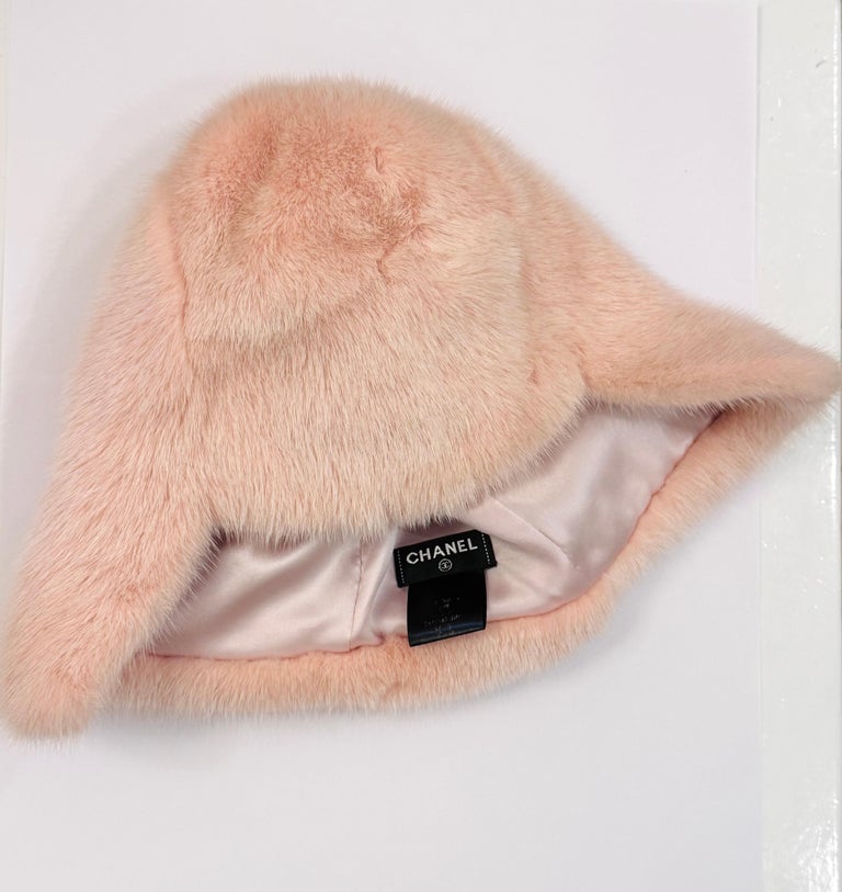 Chanel F/W 2013 rare runway pink powder mink helmet hat as  display picture 2