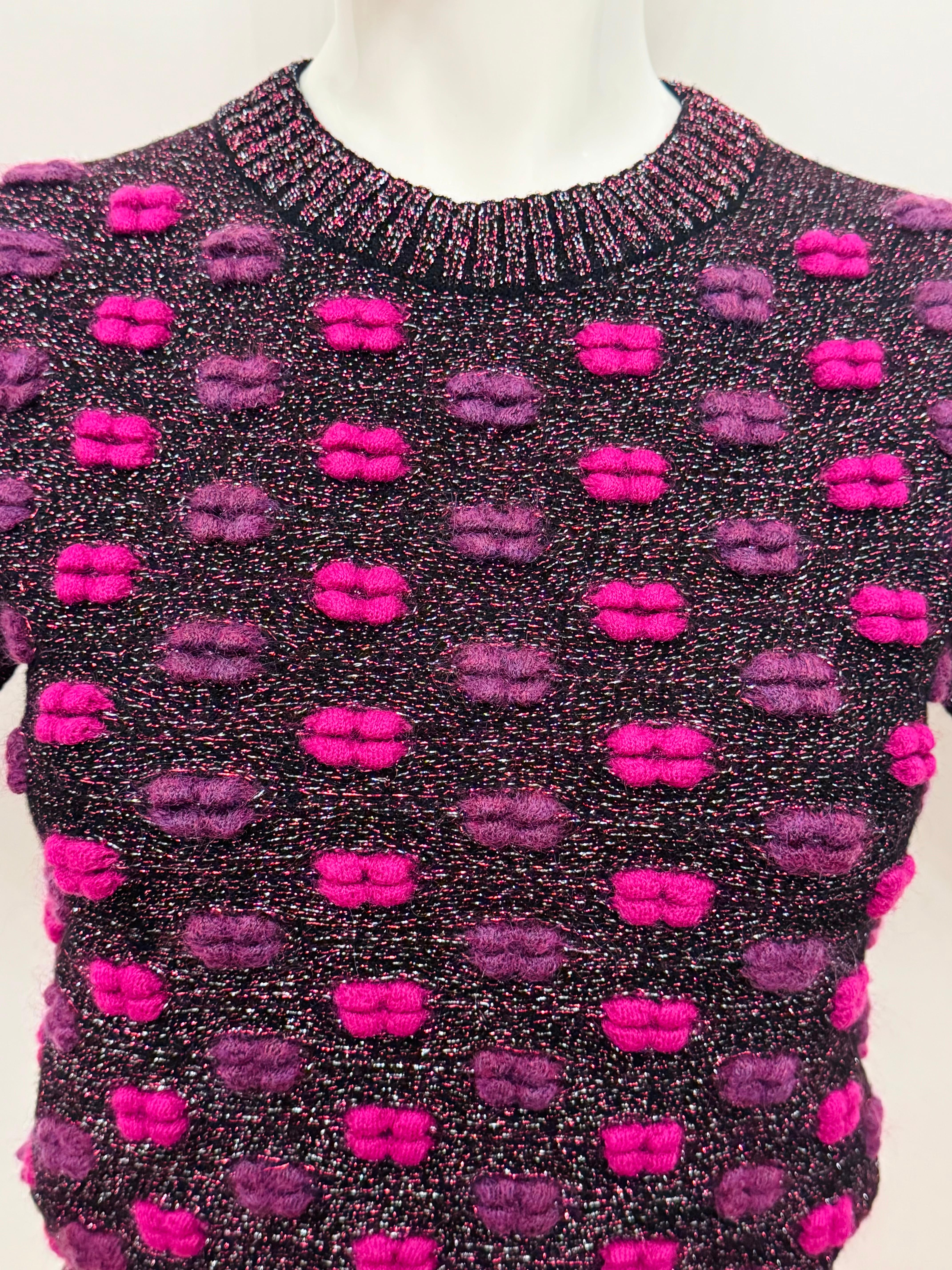 Chanel Fall Winter 2014 collection by Karl Lagerfeld Supermarket collection pull lips embroidery, size 34 FR stretch it fits US 0 up to US 4.