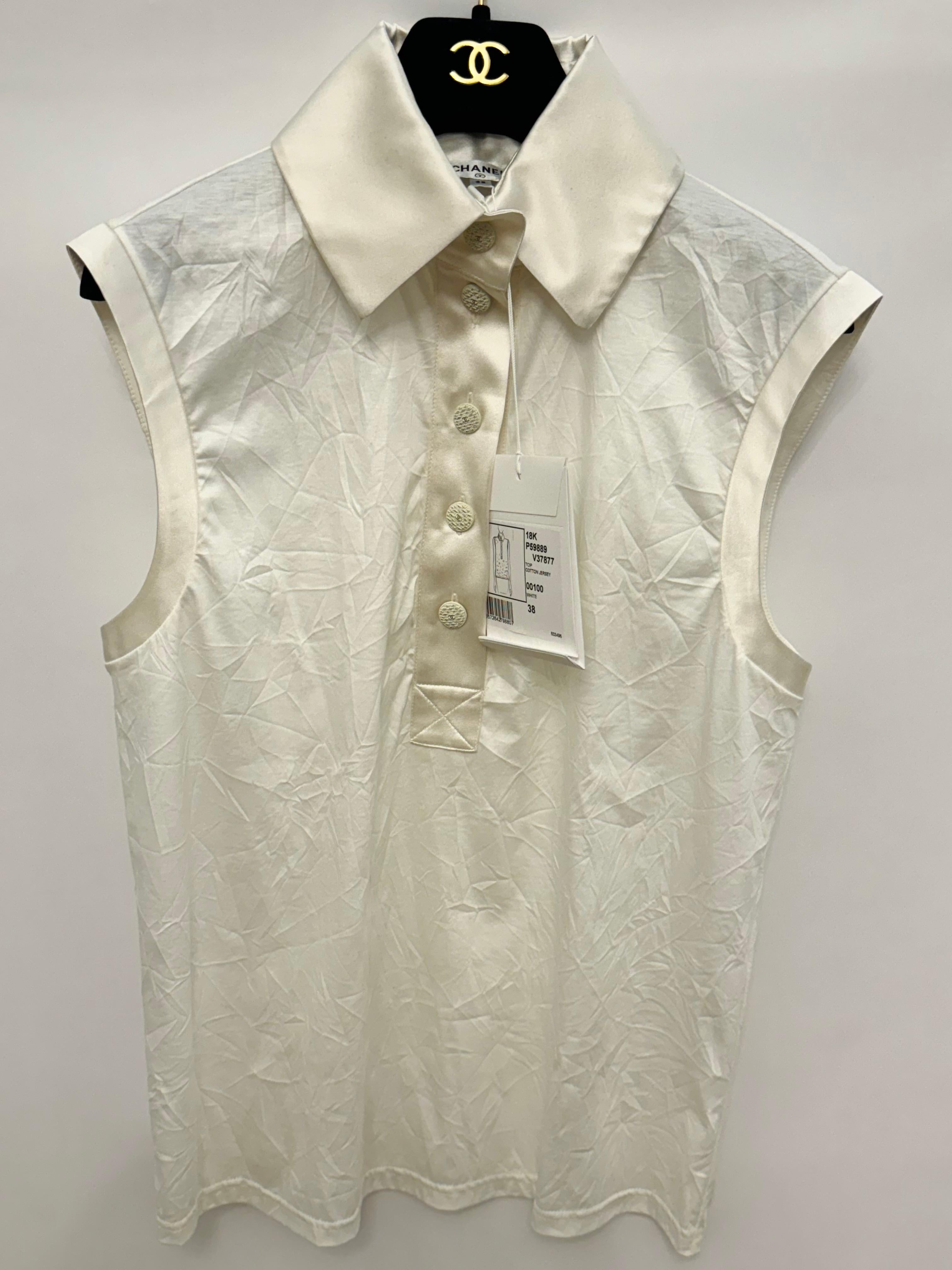 Chanel otoño invierno 2018 by Karl Lagerfeld camisa blanca efecto arrugado cuello Karl con botones logo CC nueva con etiqueta, talla 38 FR puede valer US 2/4 hasta US 6/ 8