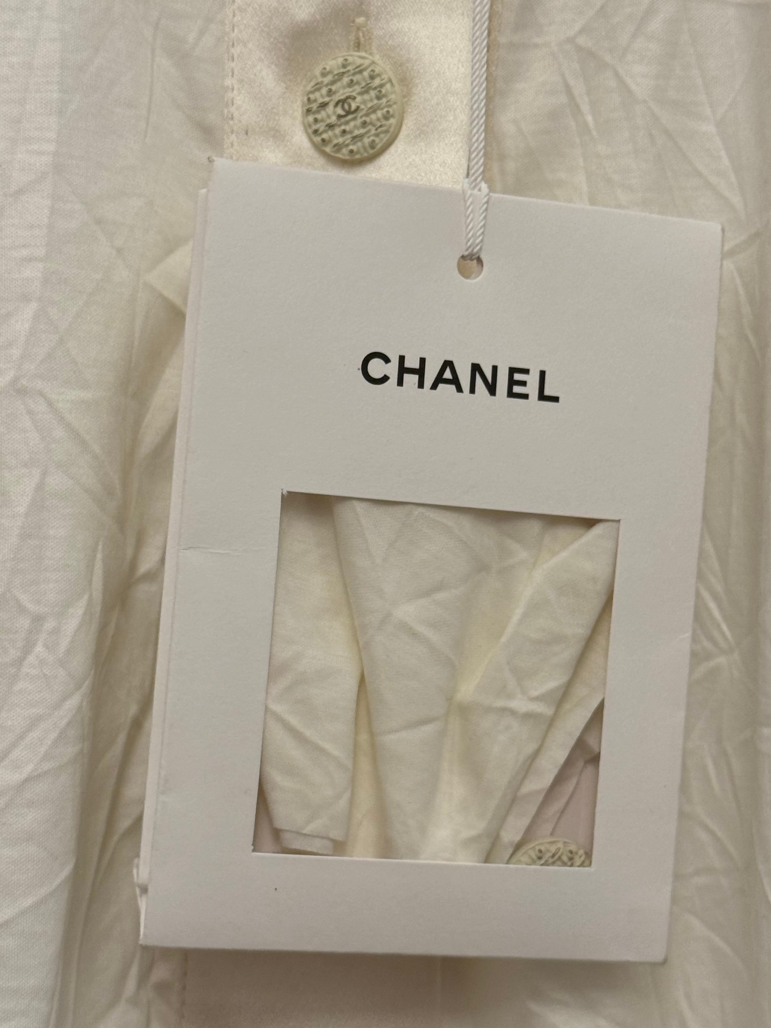 Femenino o masculino Chanel F/W 2018 by Karl Lagerfeld top Karl cuello camisero en venta