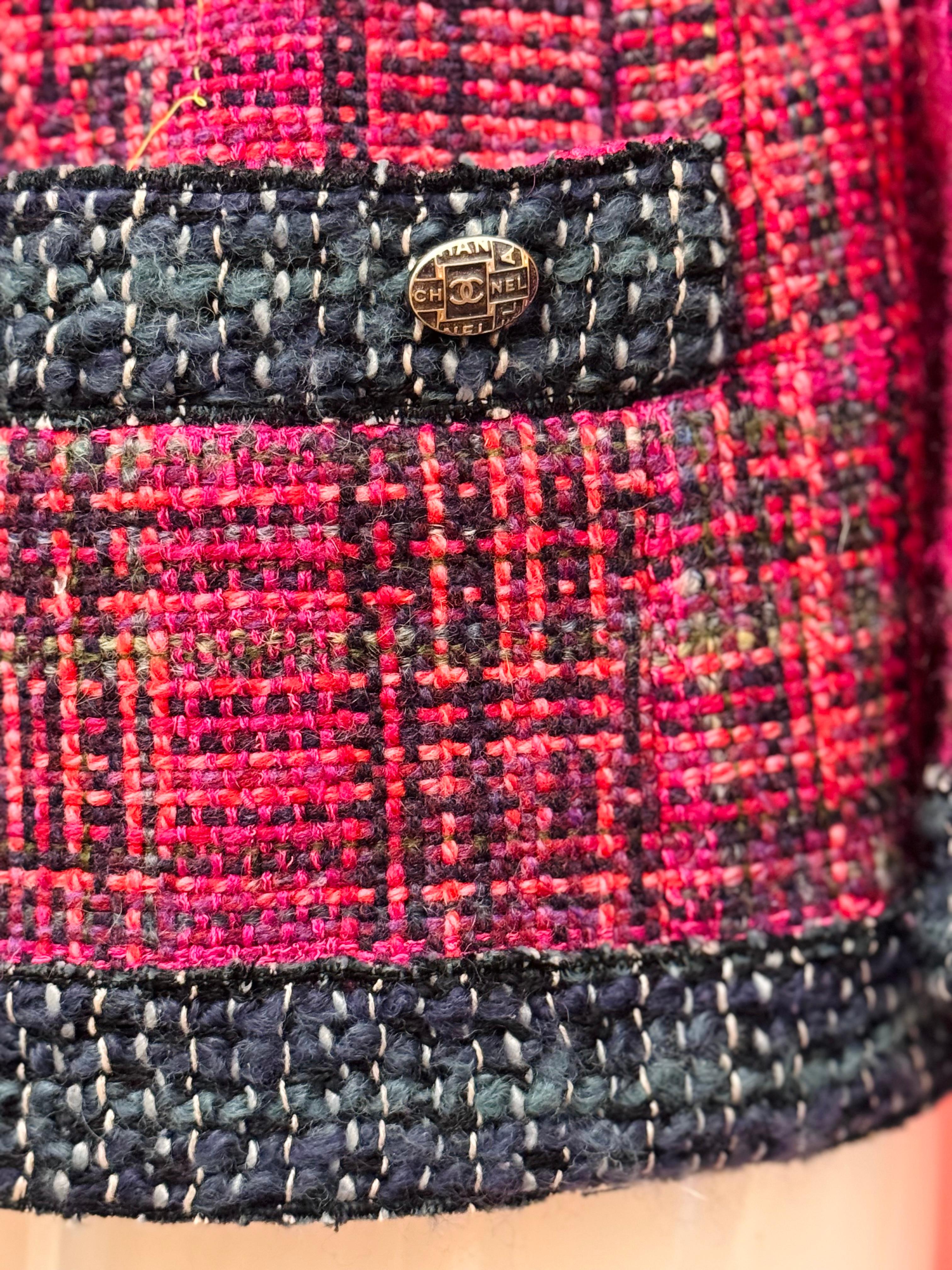 Chanel Otoño Invierno 2018 por Karl Lagerfeld chaqueta de tweed fantasía multicolor con doble cinturón, talla 42 FR, herrajes dorados champán, como nueva 
Venta al por menor 6850 € en 2018