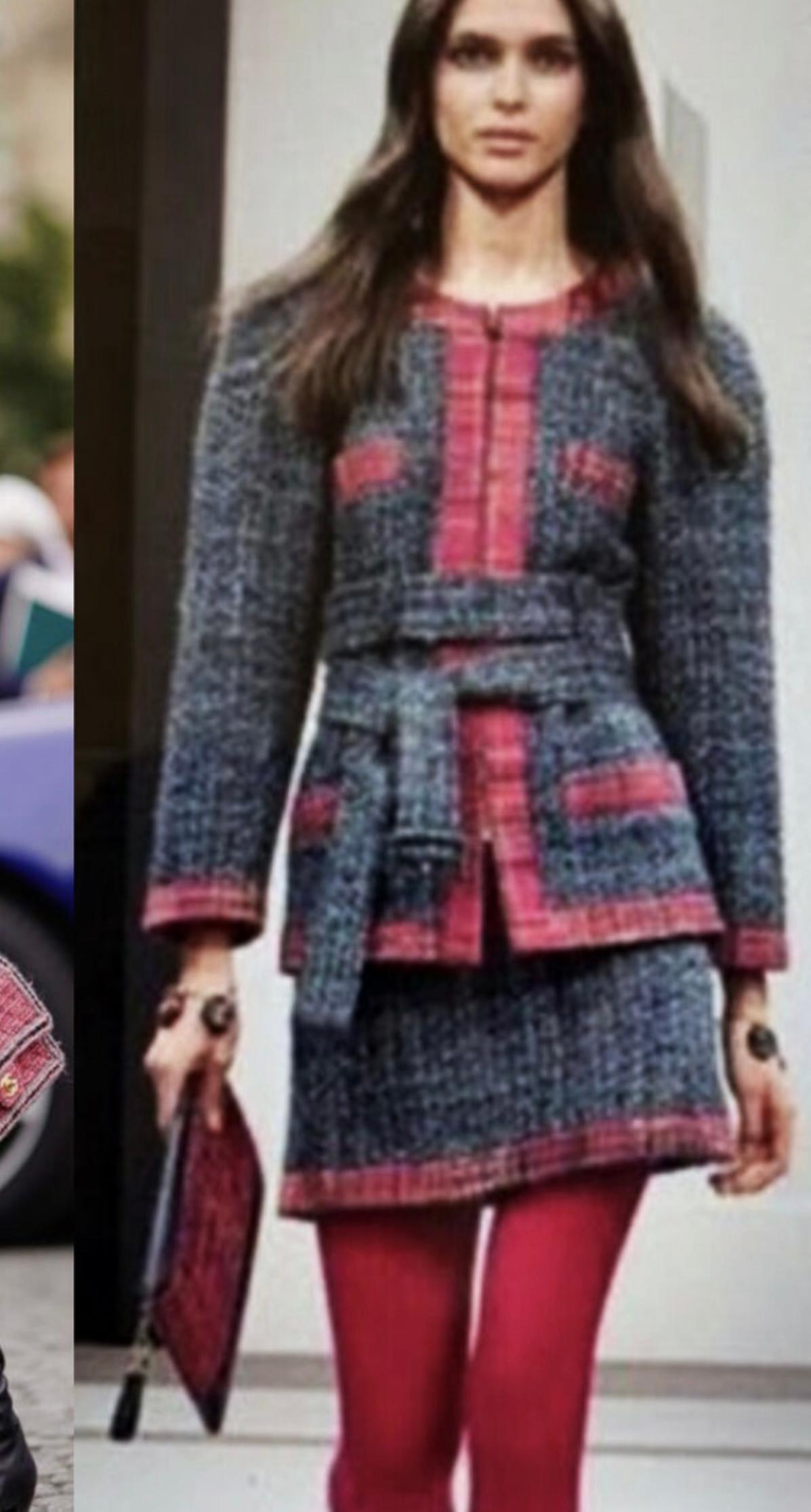 Chanel F/W 2018 pasarela fantasía tweed chaqueta con cinturón Rojo en venta