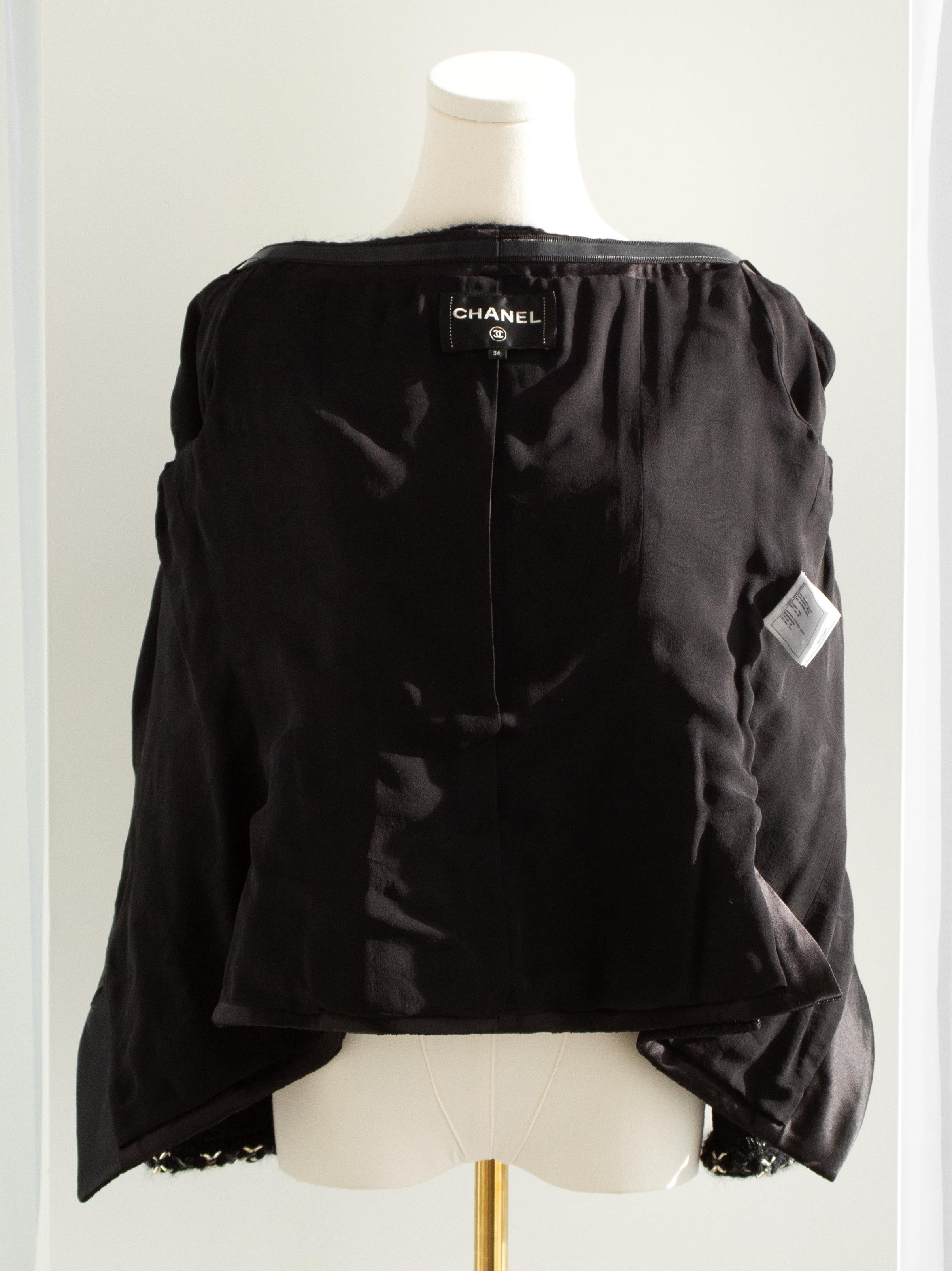 Chanel A/I 2021 Metiers D'Art Chateau Des Dames - Giacca nera senza spalle in vendita 7