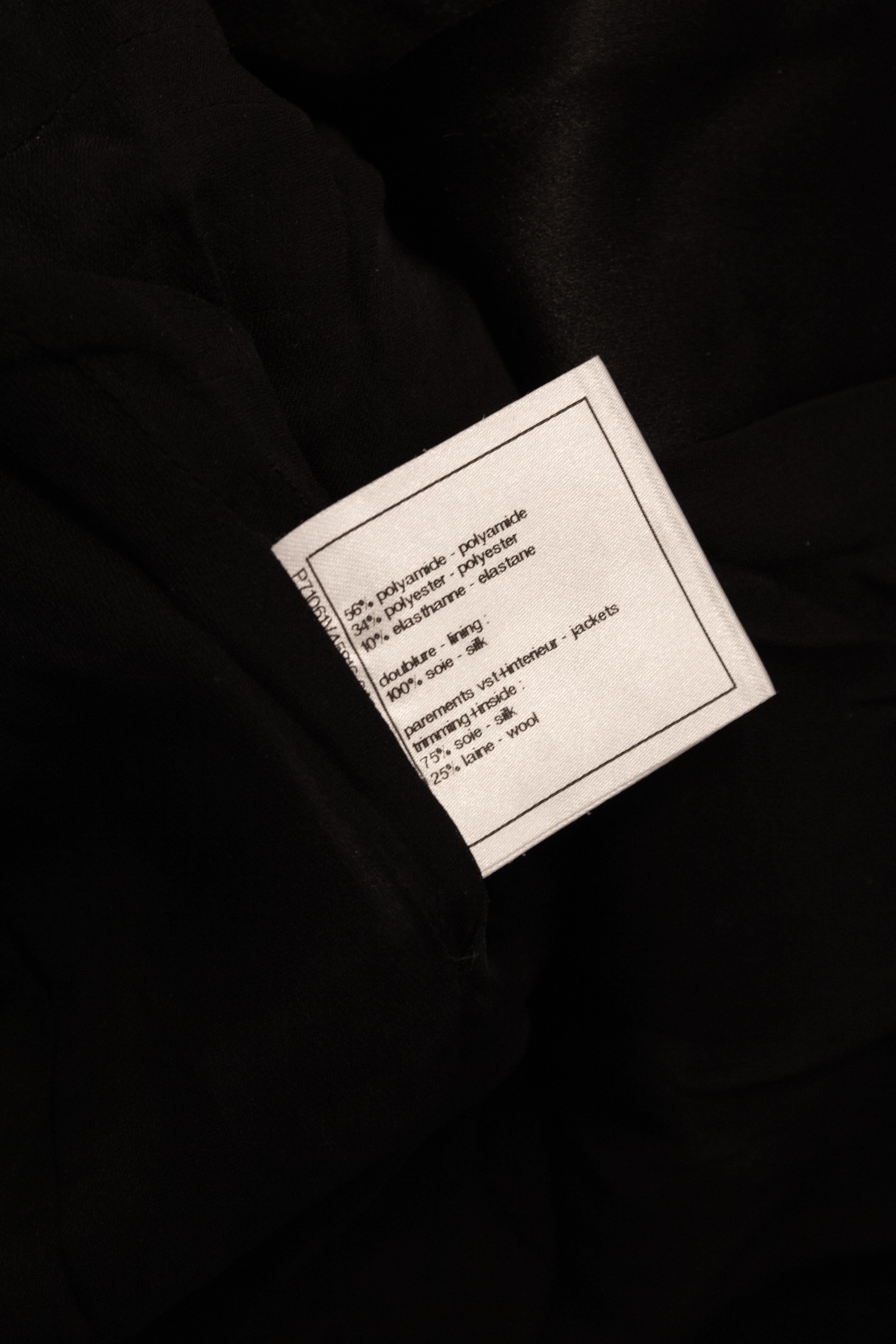 Chanel A/I 2021 Metiers D'Art Chateau Des Dames - Giacca nera senza spalle in vendita 10