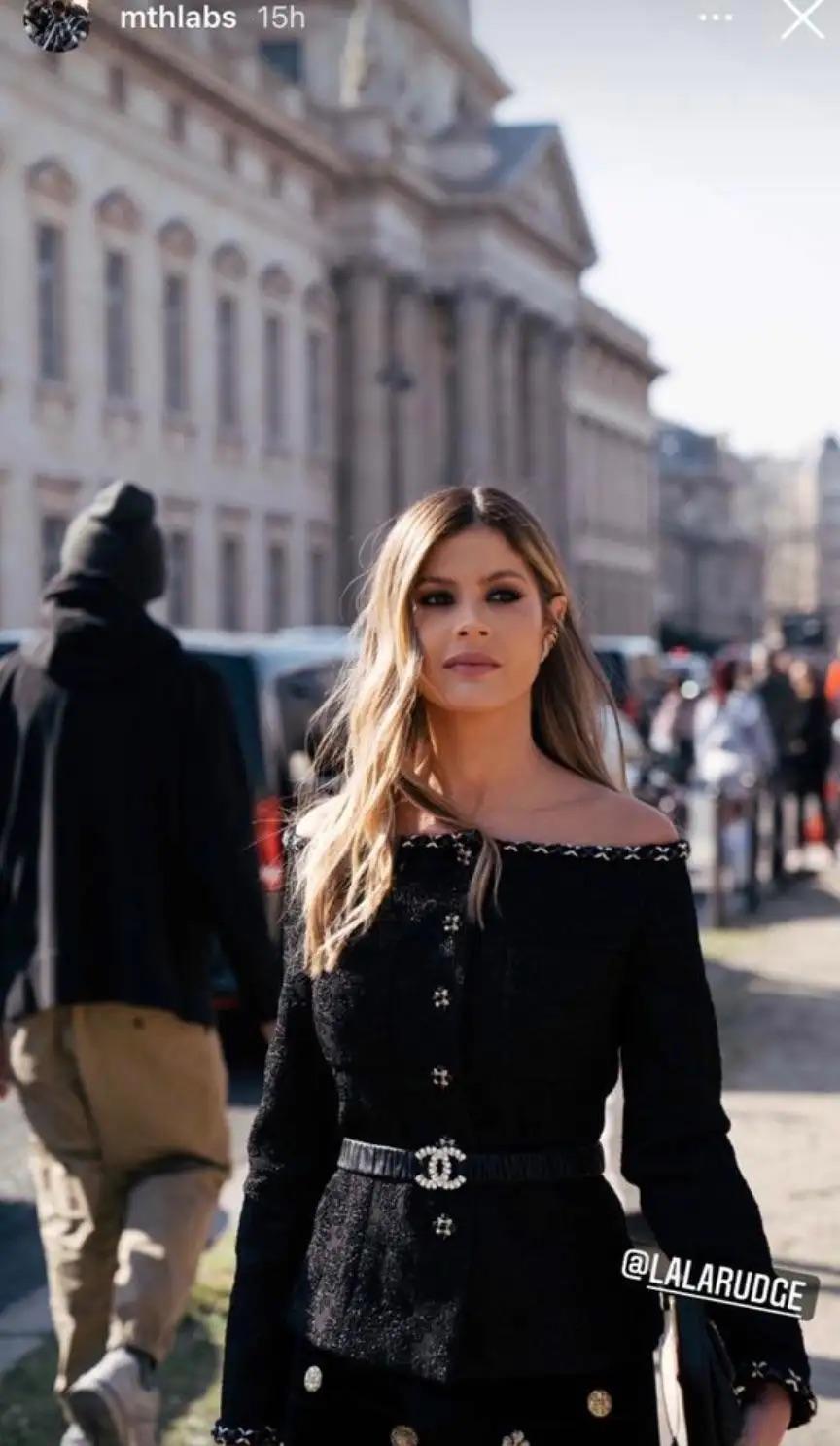 Nero Chanel A/I 2021 Metiers D'Art Chateau Des Dames - Giacca nera senza spalle in vendita