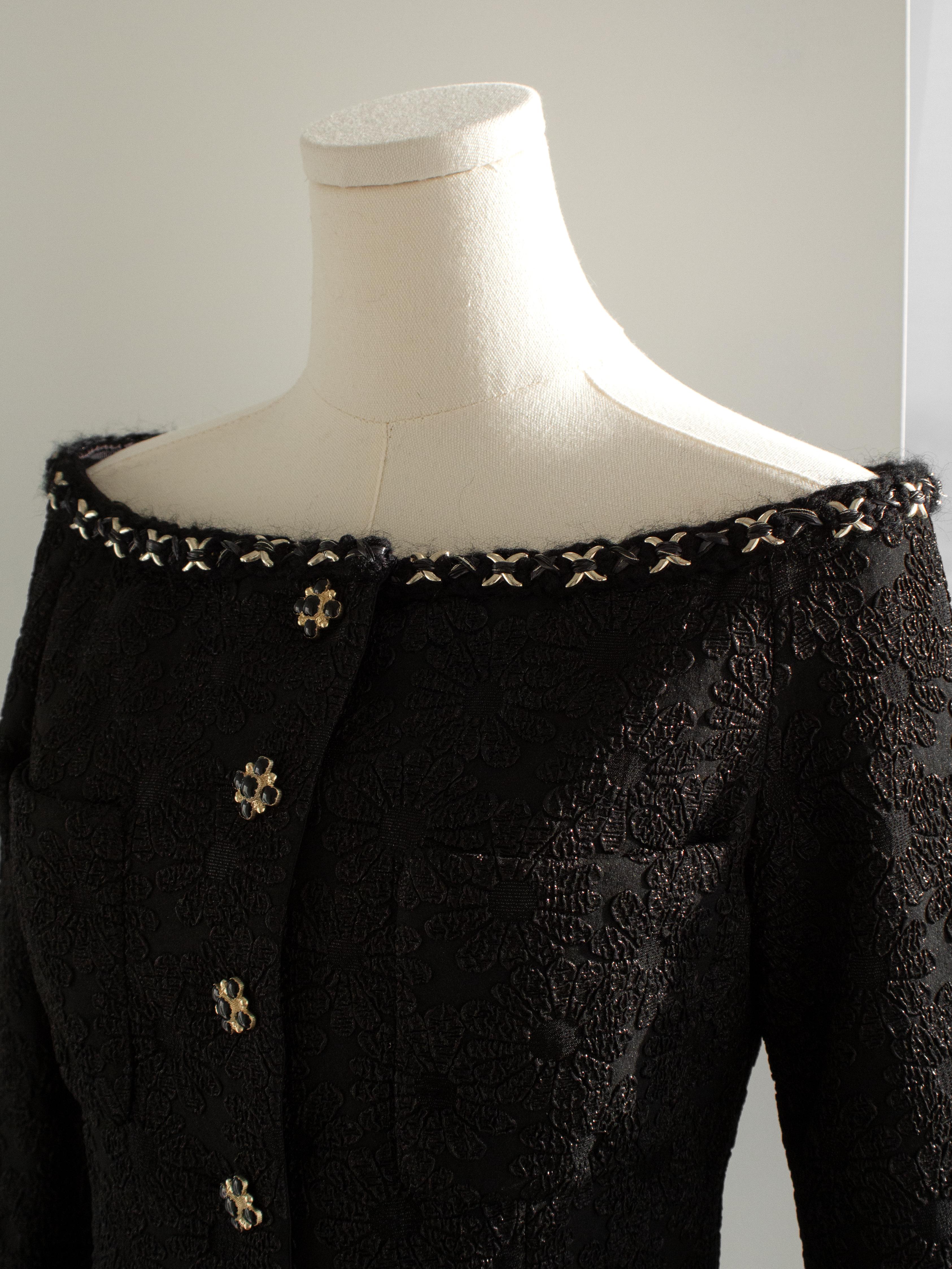 Chanel A/I 2021 Metiers D'Art Chateau Des Dames - Giacca nera senza spalle in vendita 4