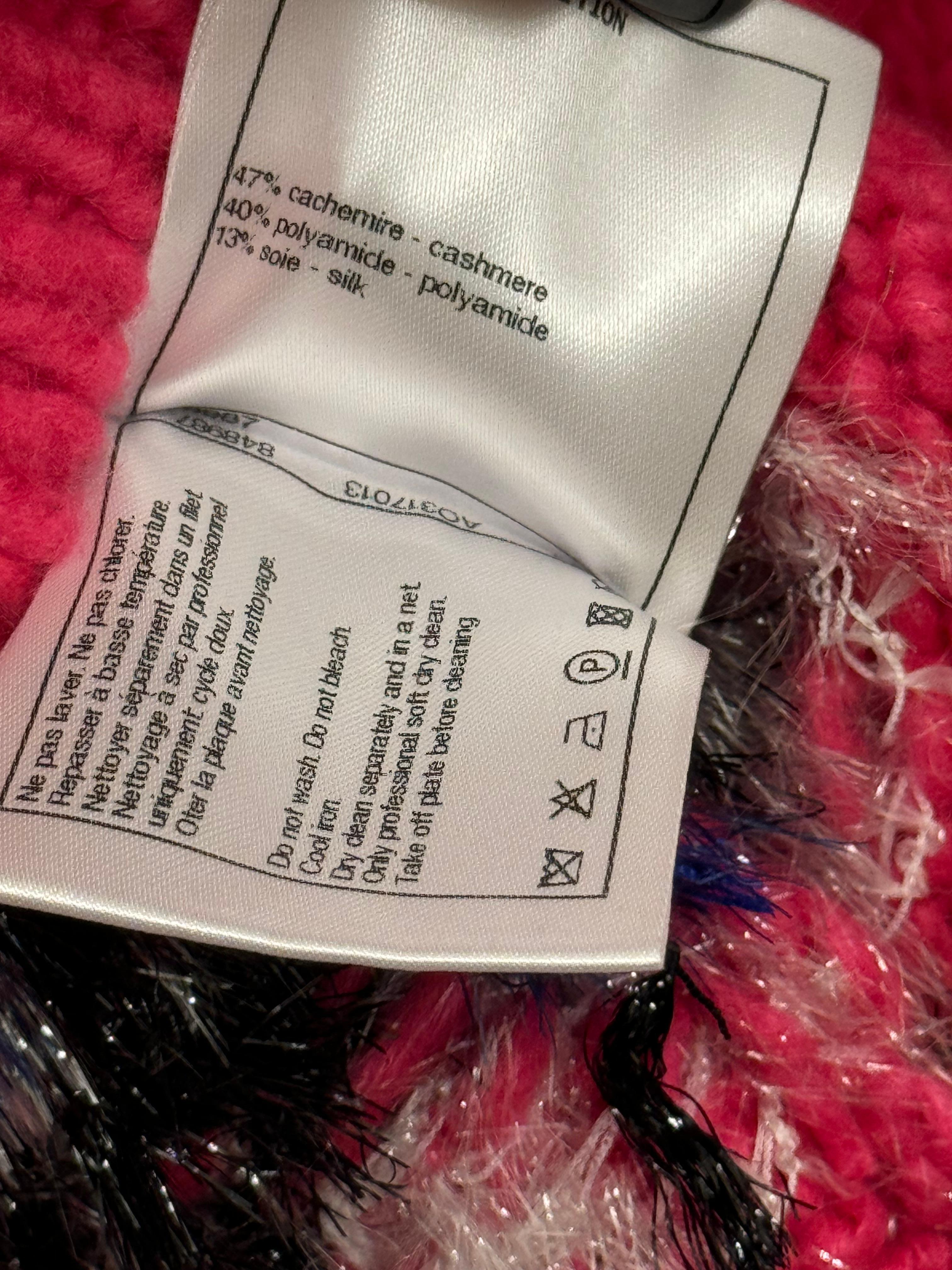 Chanel F/W 2021 runway hot pink cashmere sweater For Sale 3
