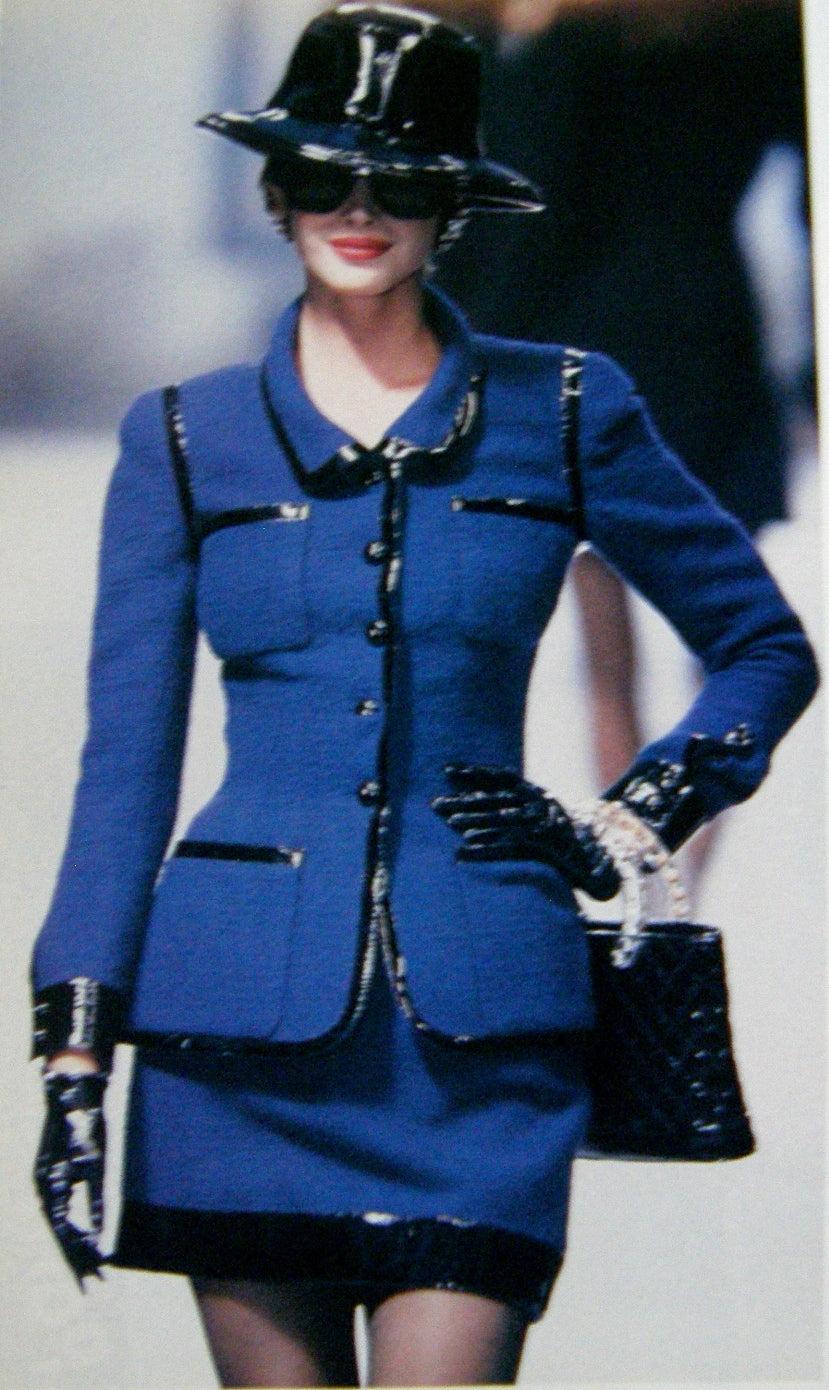 Chanel F/W Tailored Navy Blue Coat with Patent Leather Trim, 1991 In New Condition For Sale In Los Angeles, CA