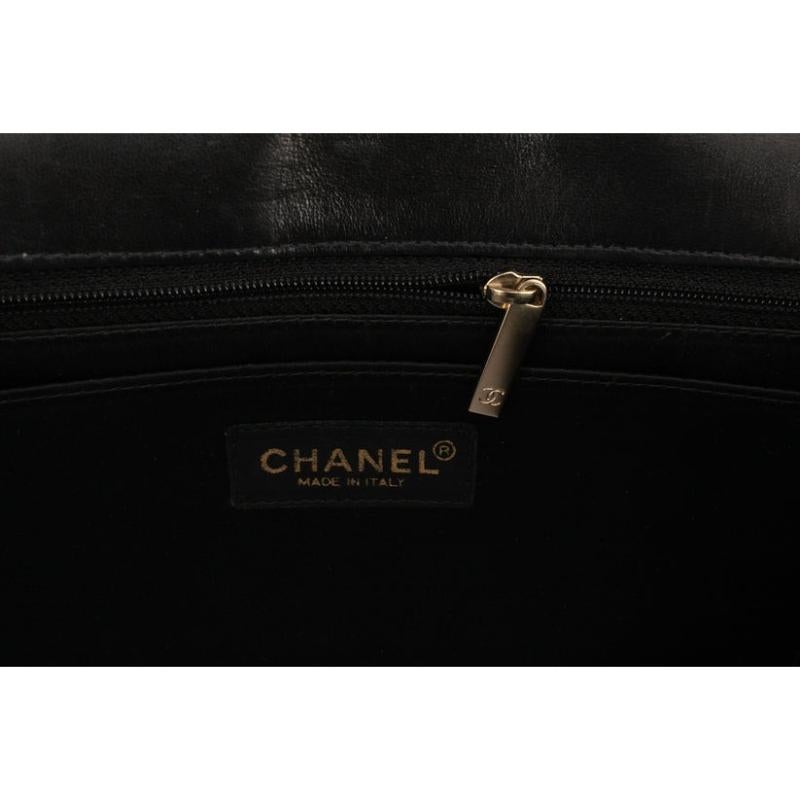 Sac en tissu Timeless de Chanel avec le logo CC en relief, 2003/2004 en vente 4