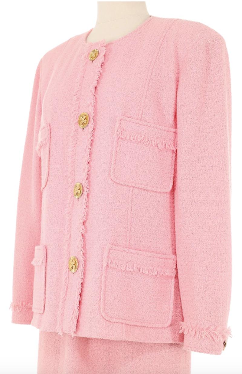 Chanel Fall 1990 Pink Skirt Suit with Clover Buttons In Excellent Condition For Sale In New York, NY