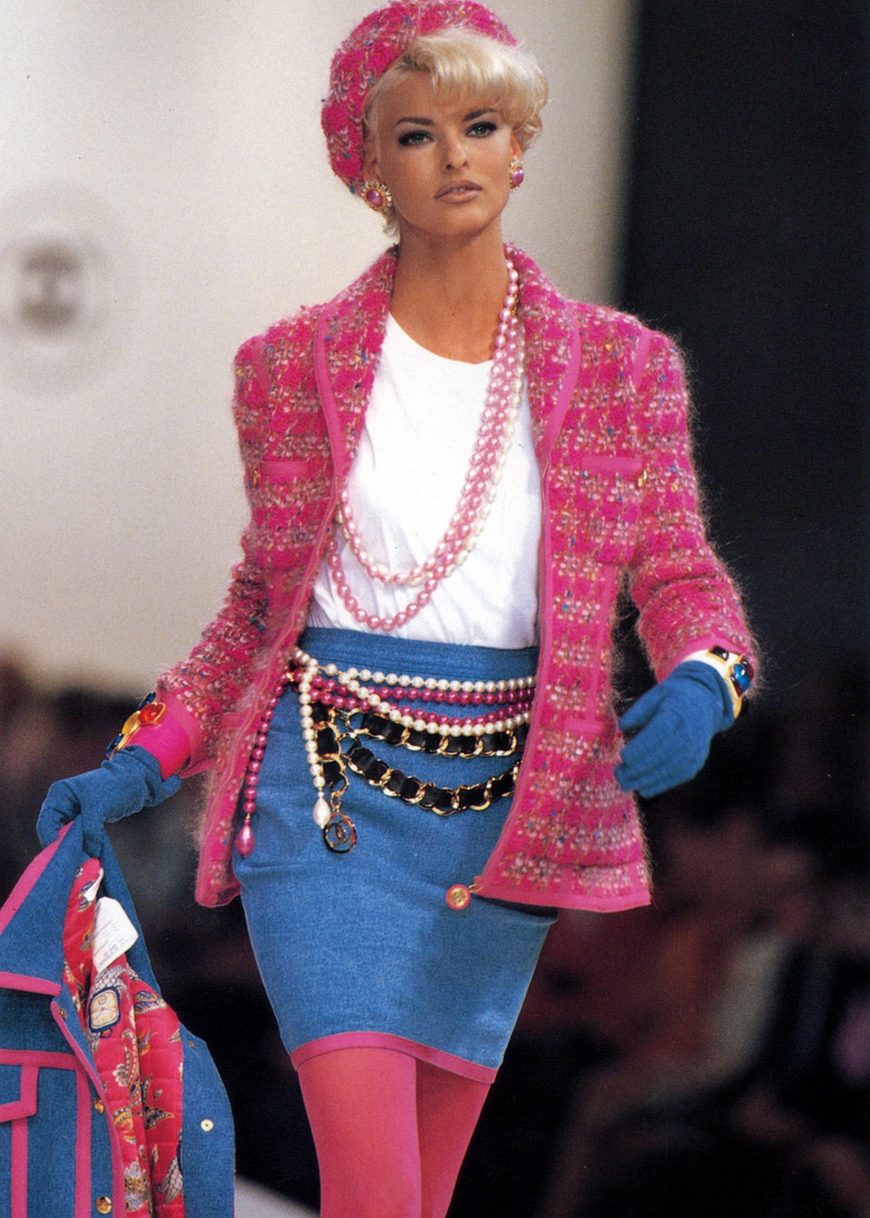 Chanel Automne 1991 Veste en tweed rose vif 7