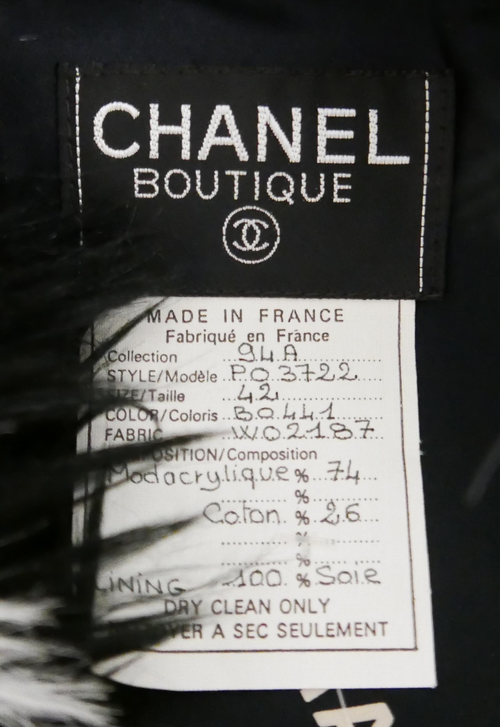 Chanel Automne 1994 Manteau en fausse fourrure noir et blanc en vente 3