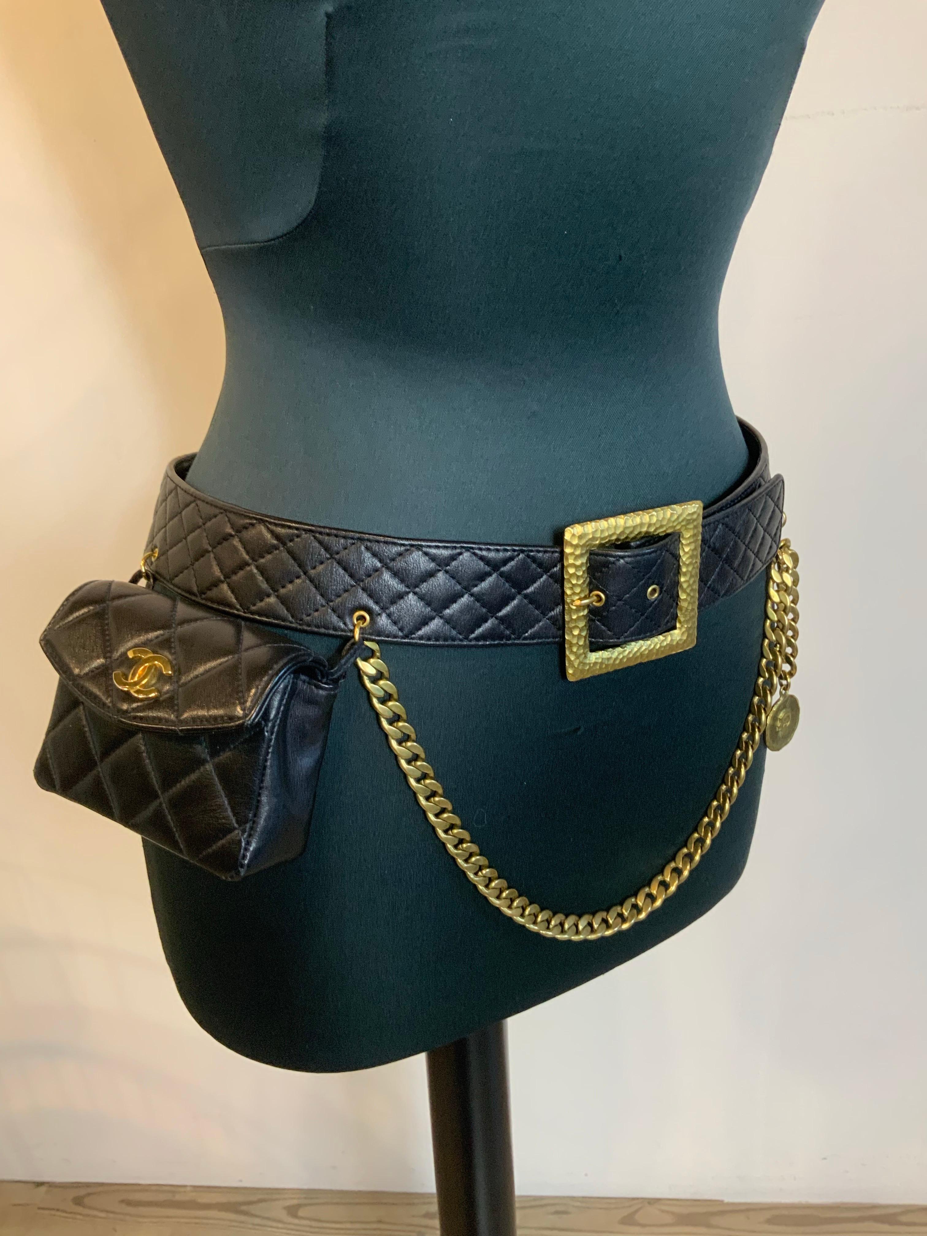 Chanel Otoño 1994 Piel acolchada Cinturón en Excelente estado para la venta en Carnate, IT