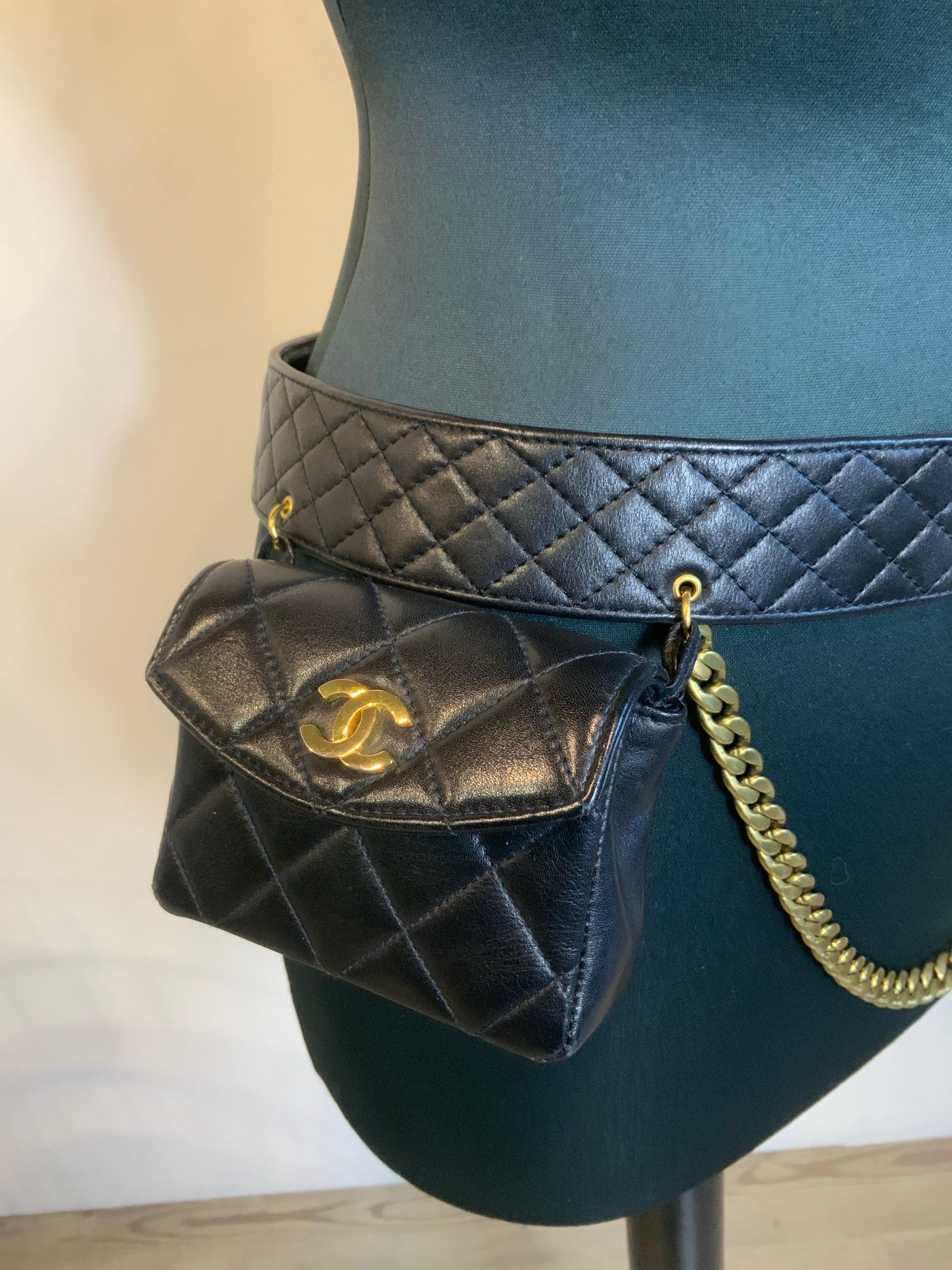Femenino o masculino Chanel Otoño 1994 Piel acolchada Cinturón en venta