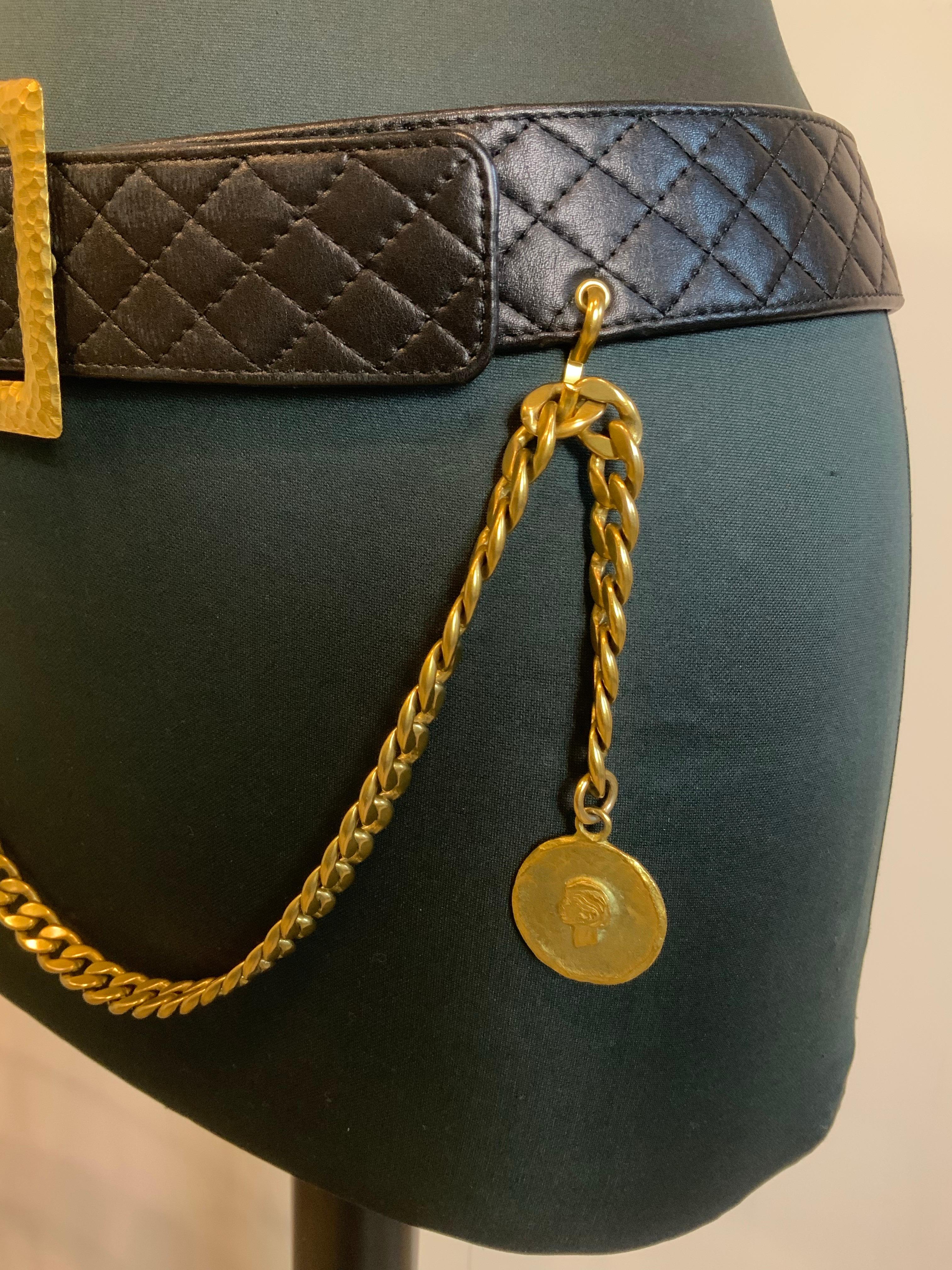 Chanel Otoño 1994 Piel acolchada Cinturón en venta 1