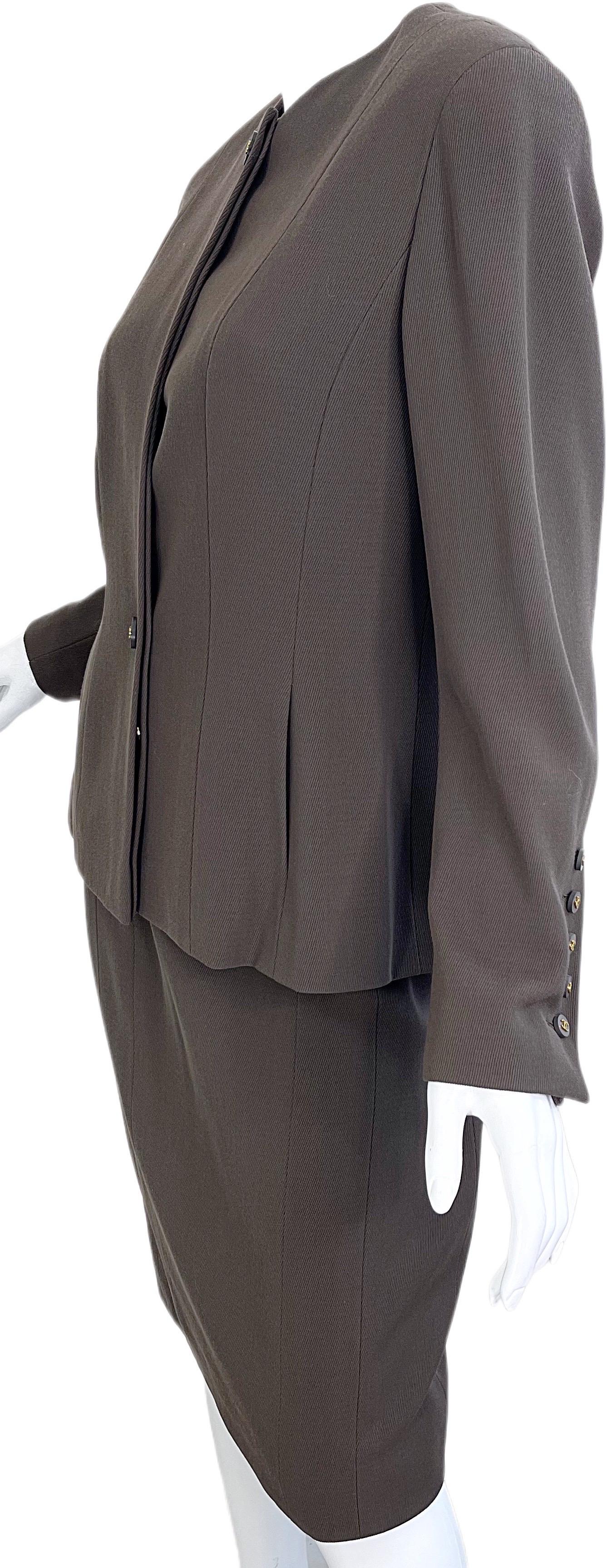 Chanel Fall 1994 Size 42 / 8 Vintage Army Olive Military Green Brown Skirt Suit For Sale 6