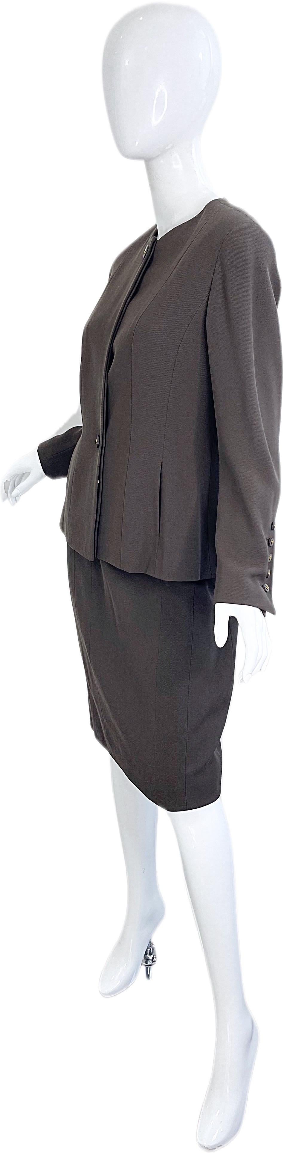 Chanel Fall 1994 Size 42 / 8 Vintage Army Olive Military Green Brown Skirt Suit For Sale 10